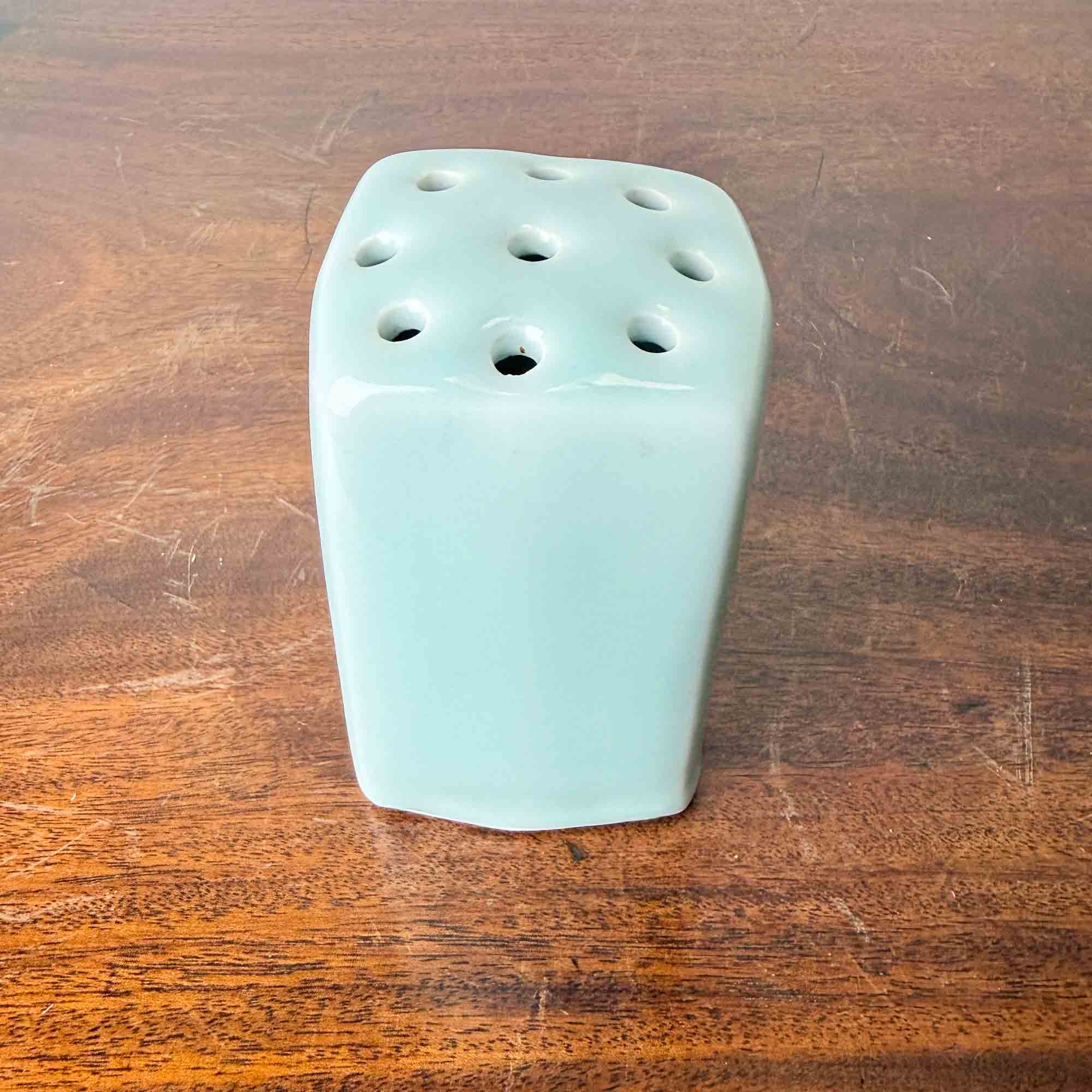 Kevin de Choisy celadon porcelain posy vase-10.jpg