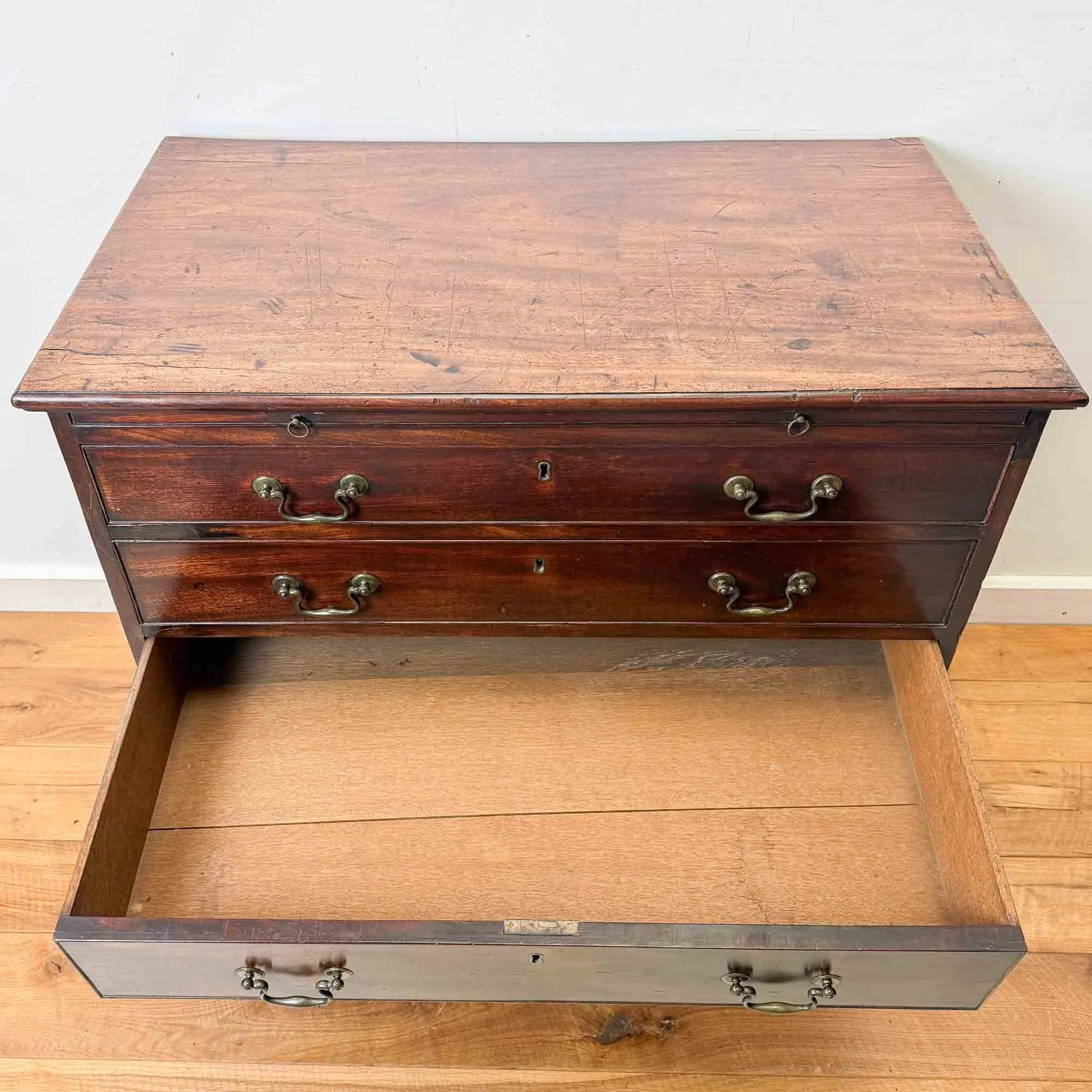 georgian mahogany bachelors chest of drawers-16.jpg