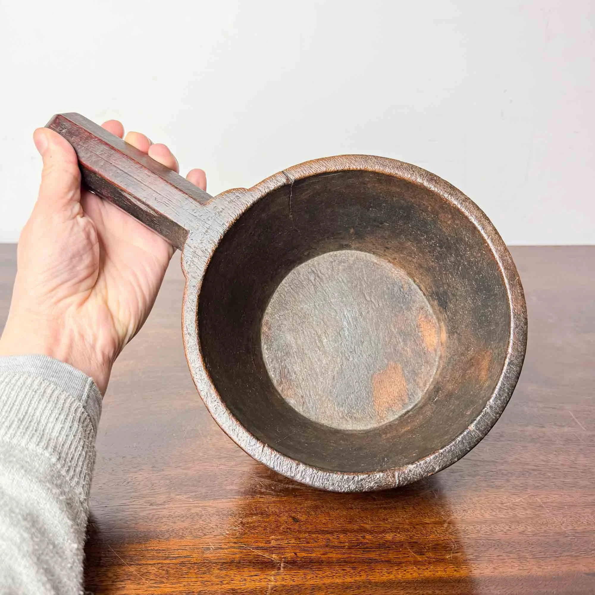 treen bowl with handle-04.jpg