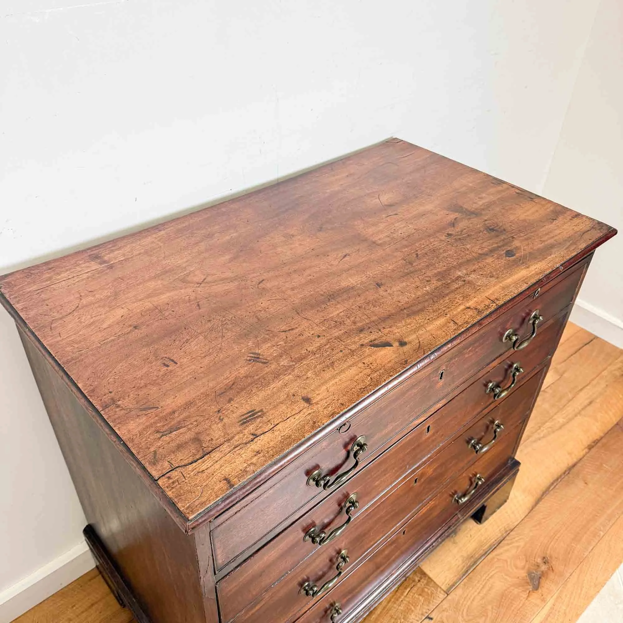 georgian mahogany bachelors chest of drawers-3.jpg