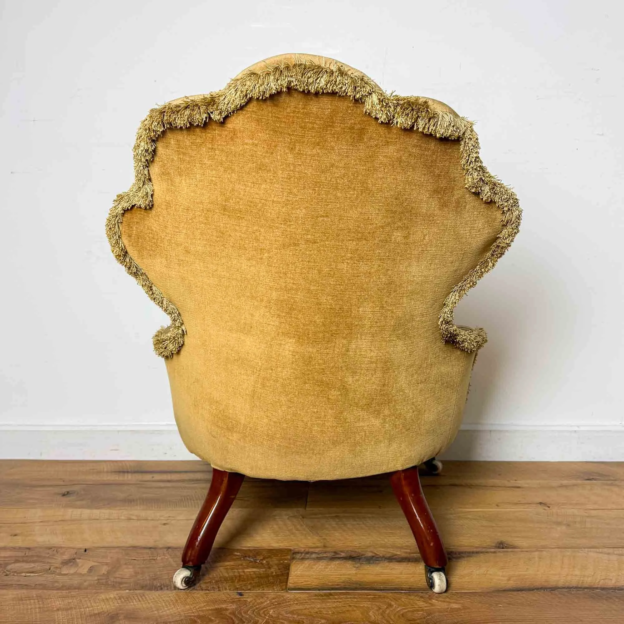 victorian scallop back armchair-05.jpg