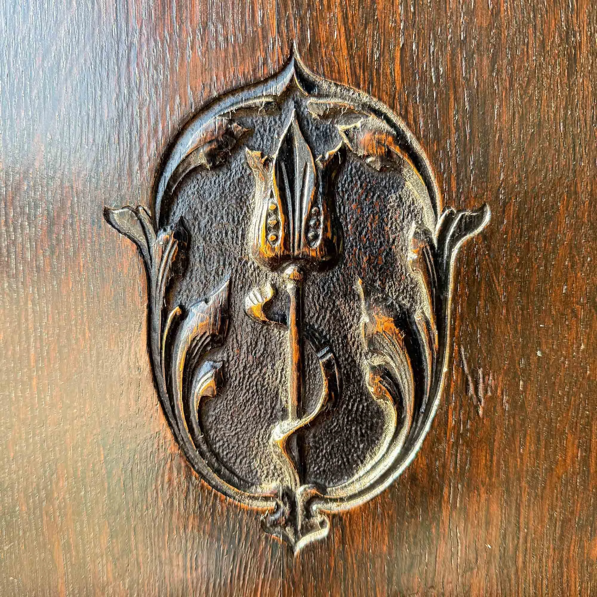 arts and crafts oak dresser-6-2.jpg