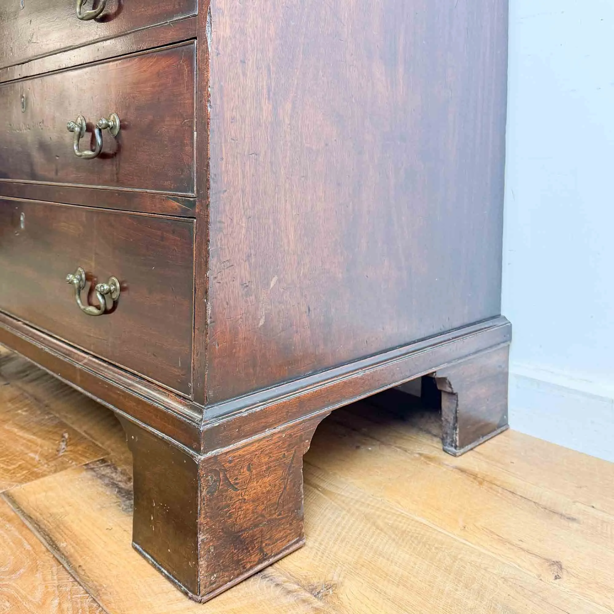 georgian mahogany bachelors chest of drawers-10.jpg