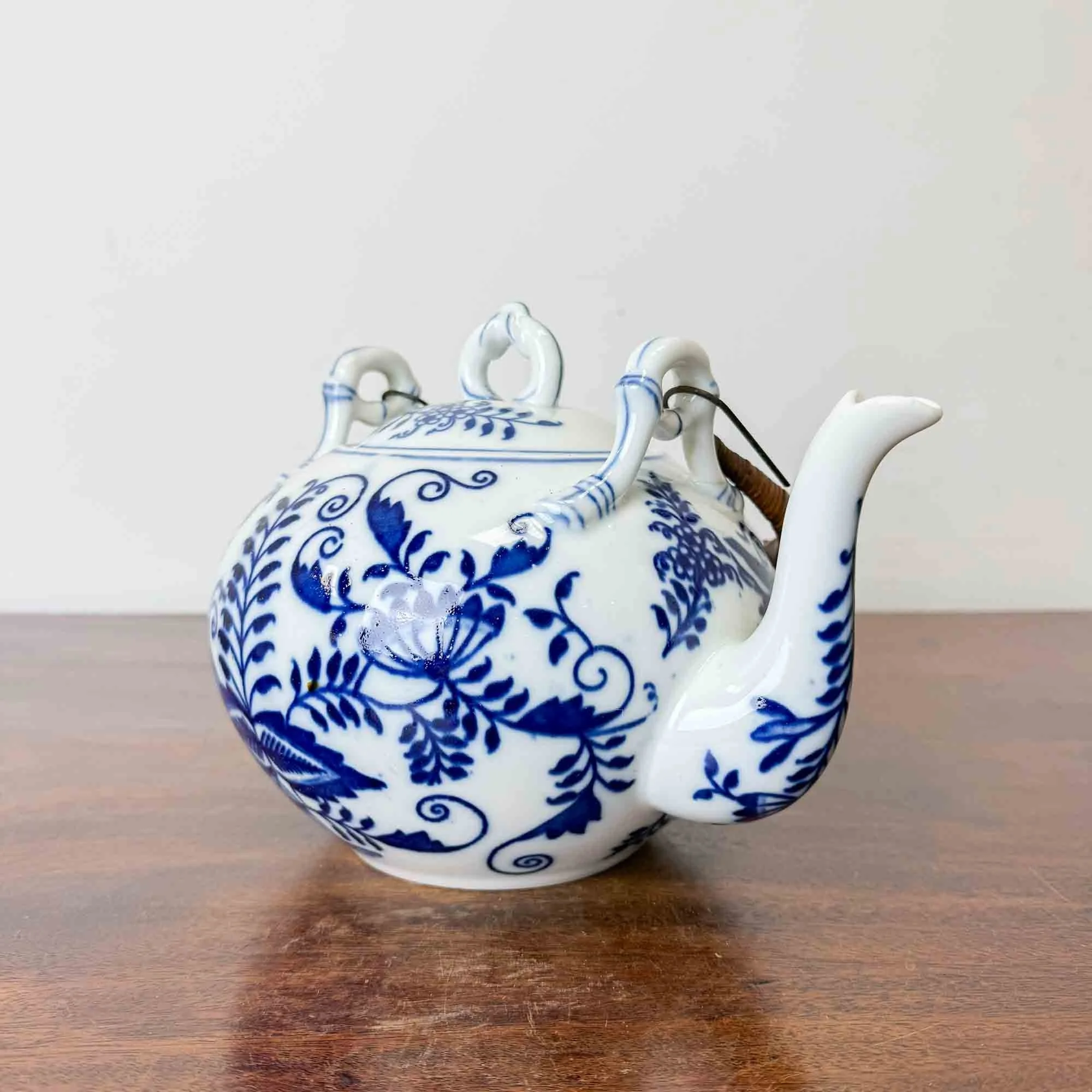 blue and white tea pot-5.jpg