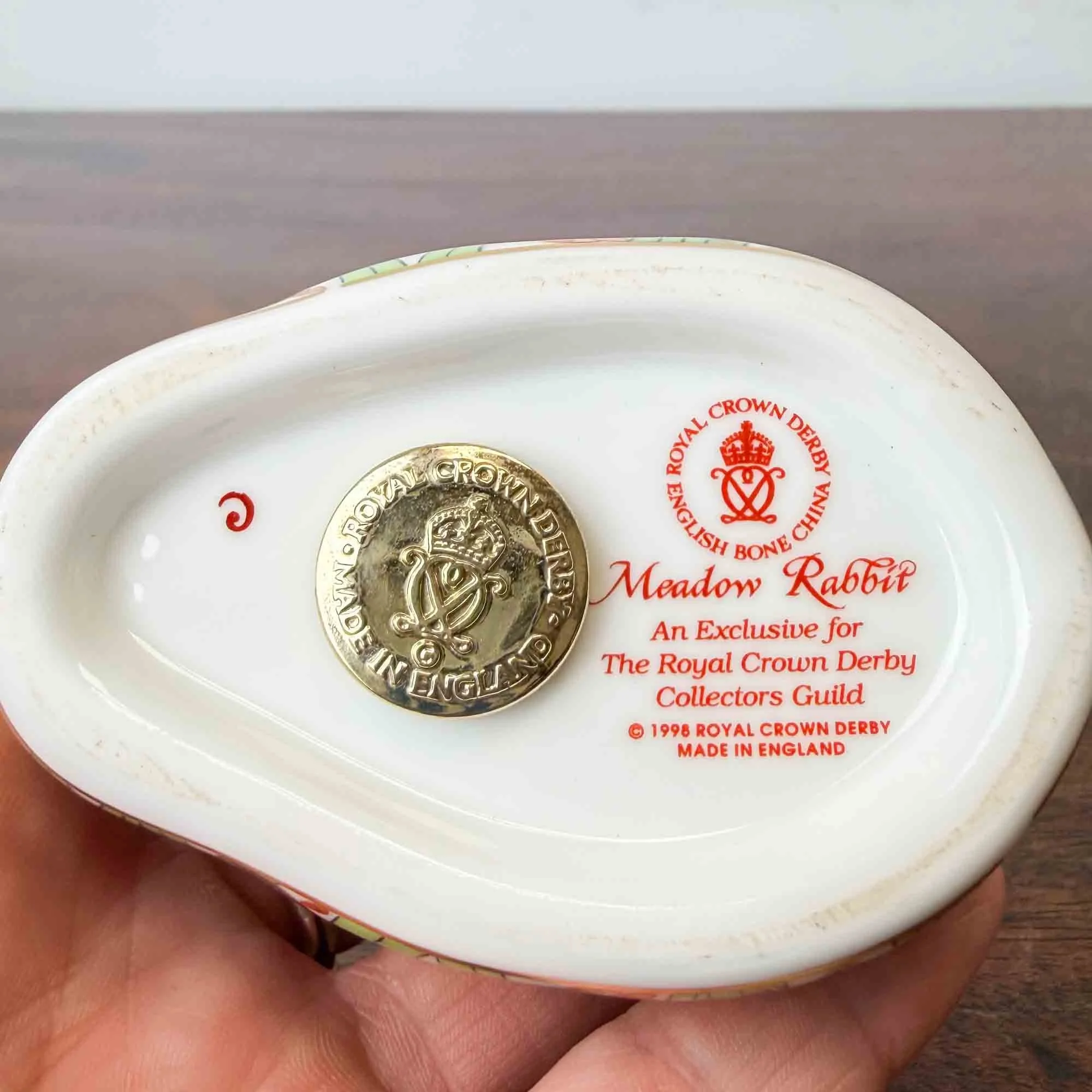 royal crown derby meadow rabbit paperweight-3.jpg