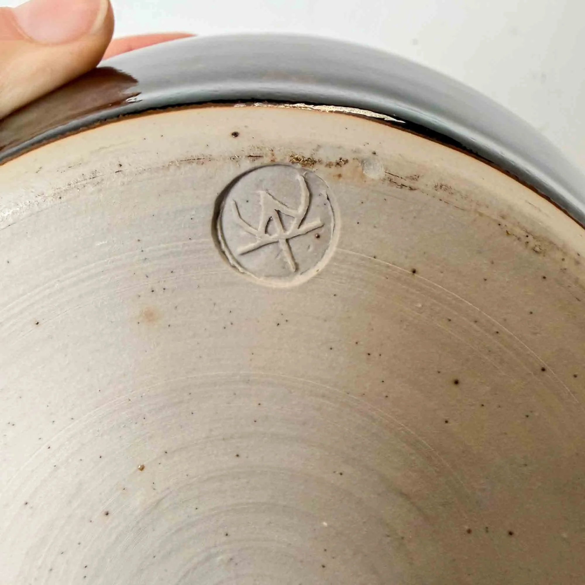 black studio pottery lugged pot.jpg