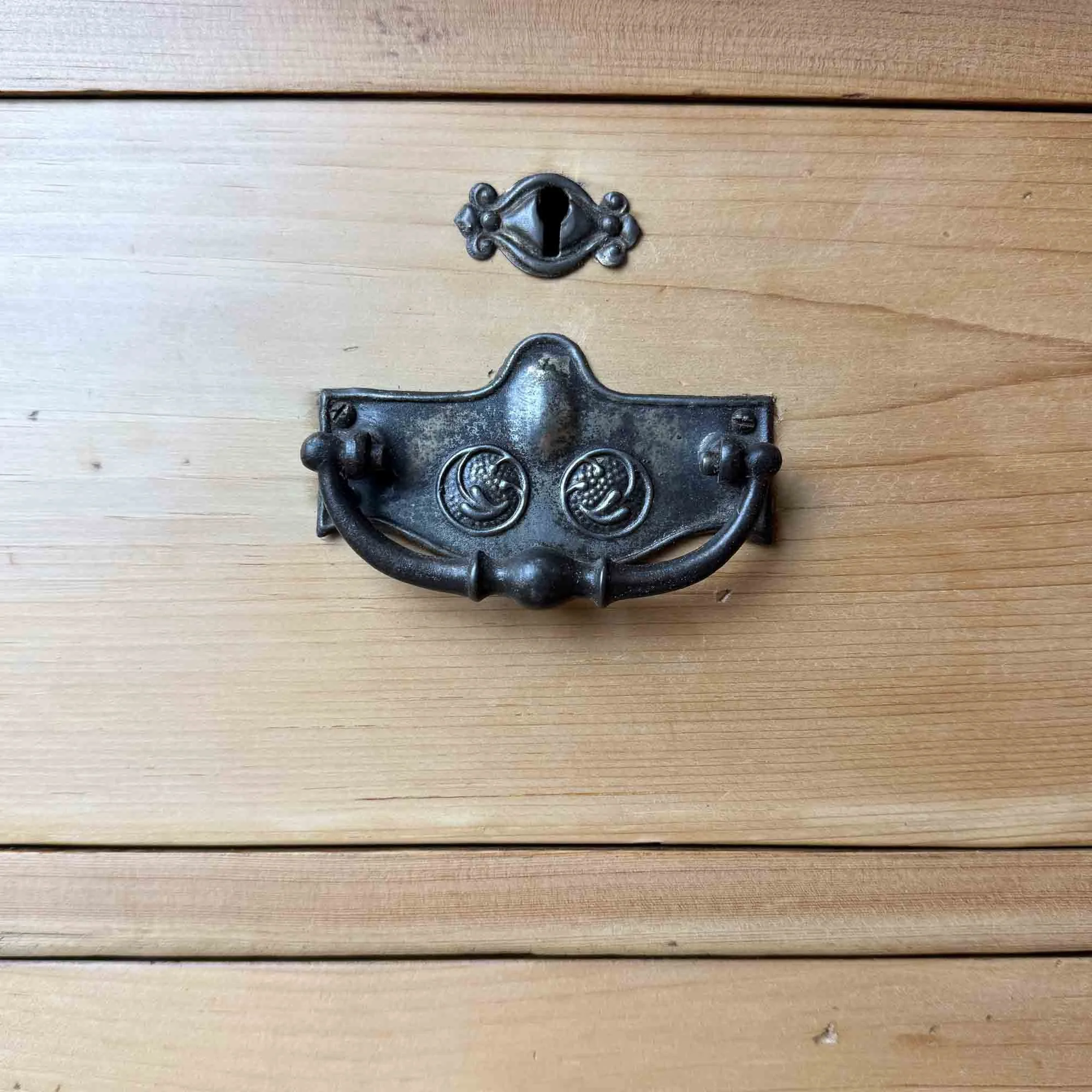 edwardian pine chest of drawers-7.jpg