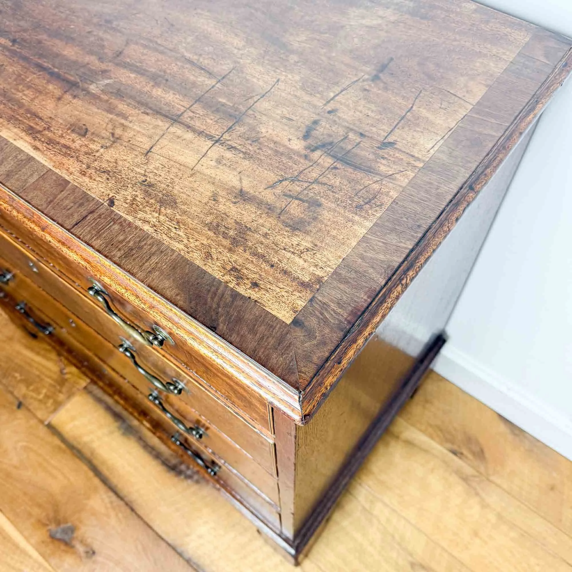 small georgian mahoghany chest of drawers-04.jpg