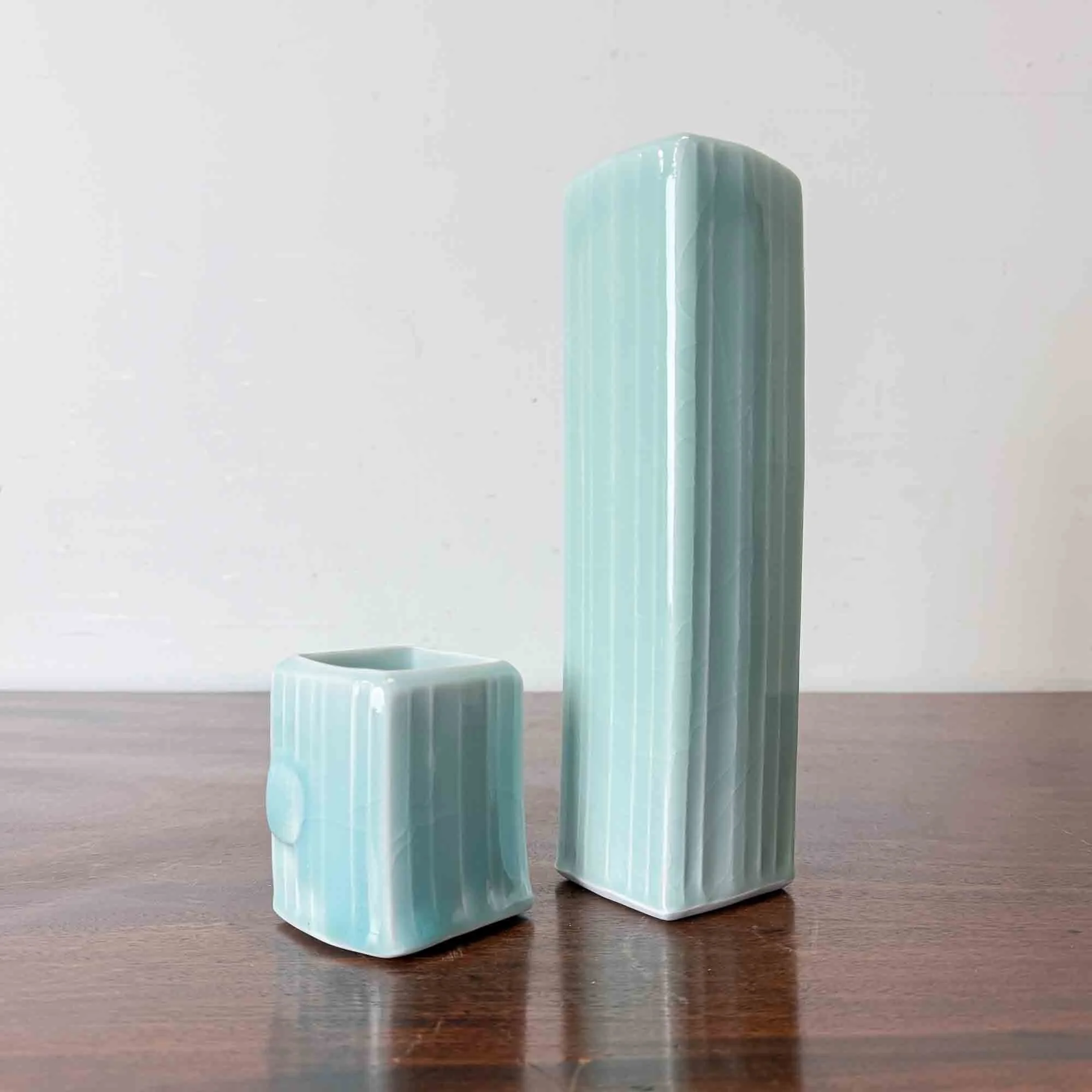 Kevin de Choisy celadon square porcelain vases-16.jpg