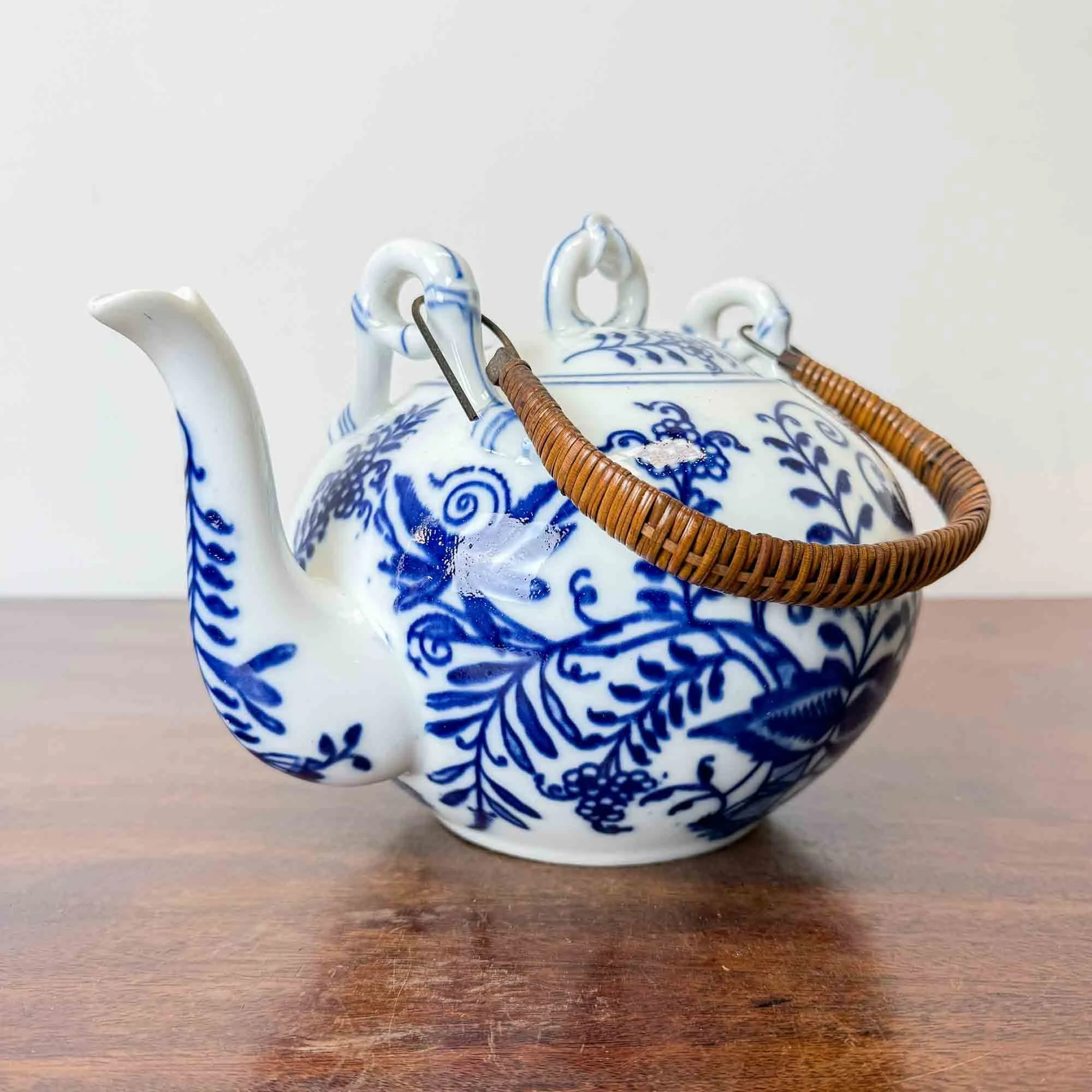 vintage meissen style blue and white tea pot