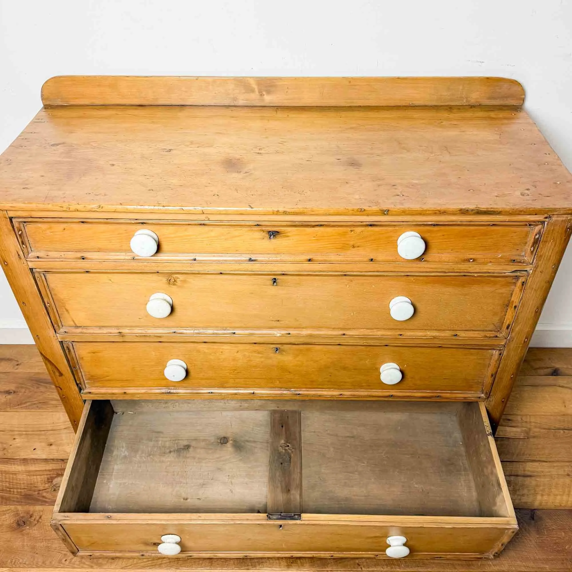 antique pine chest of drawers-03.jpg
