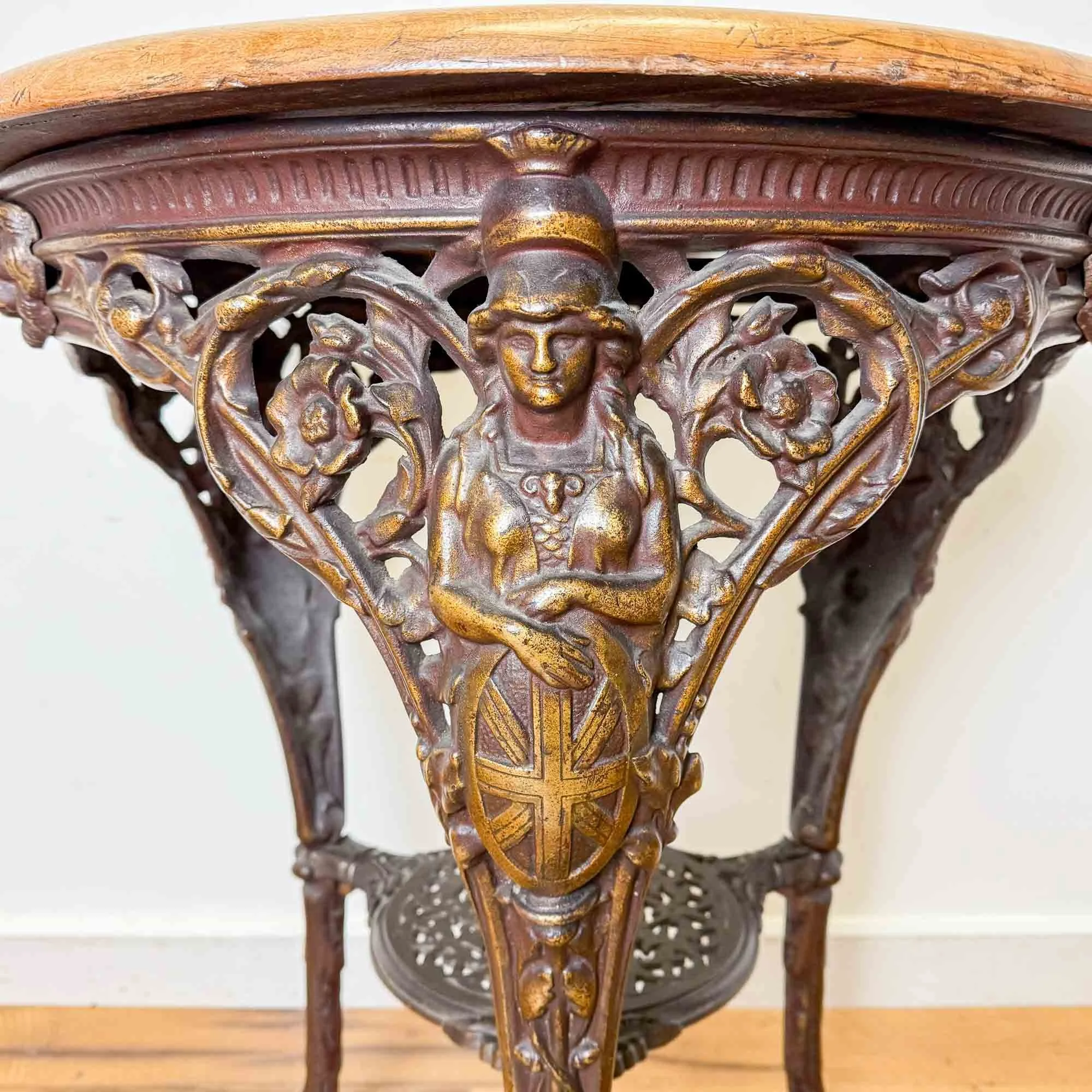 baxendale and co Britannia cast iron tavern table