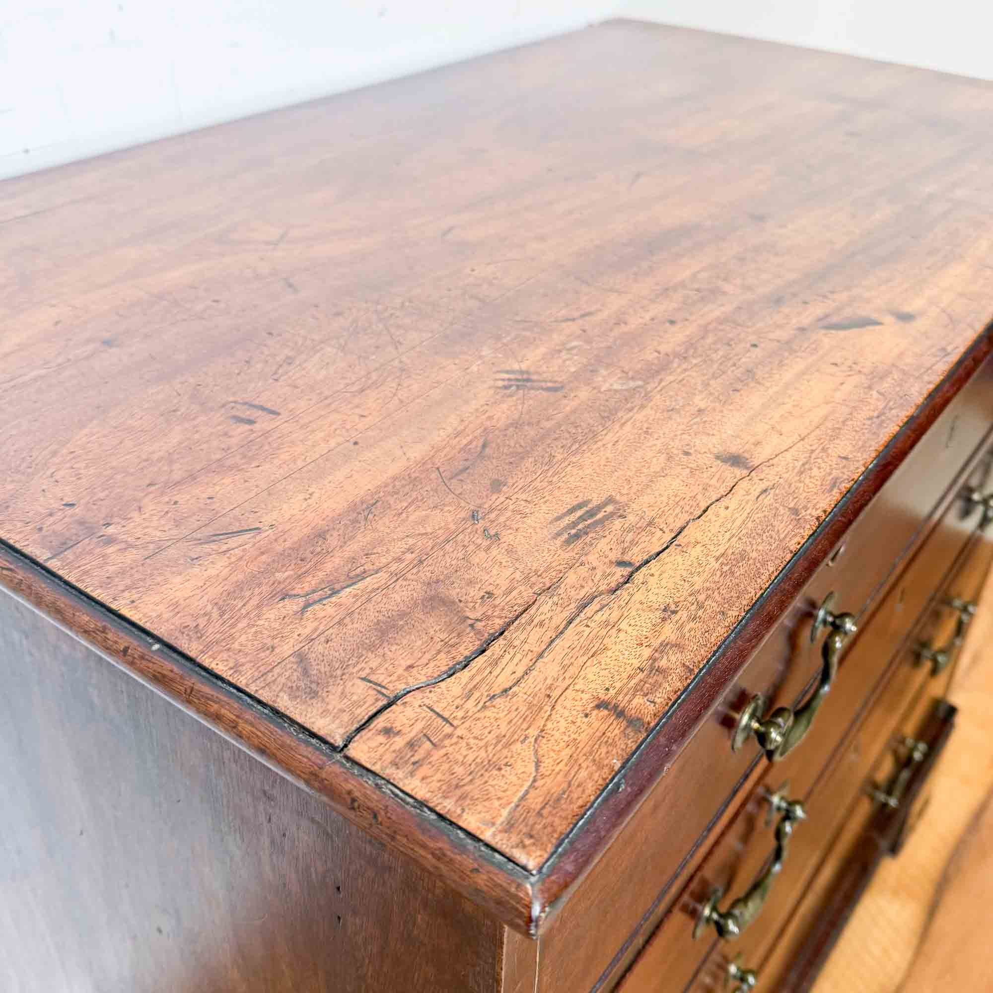 georgian mahogany bachelors chest of drawers-22.jpg