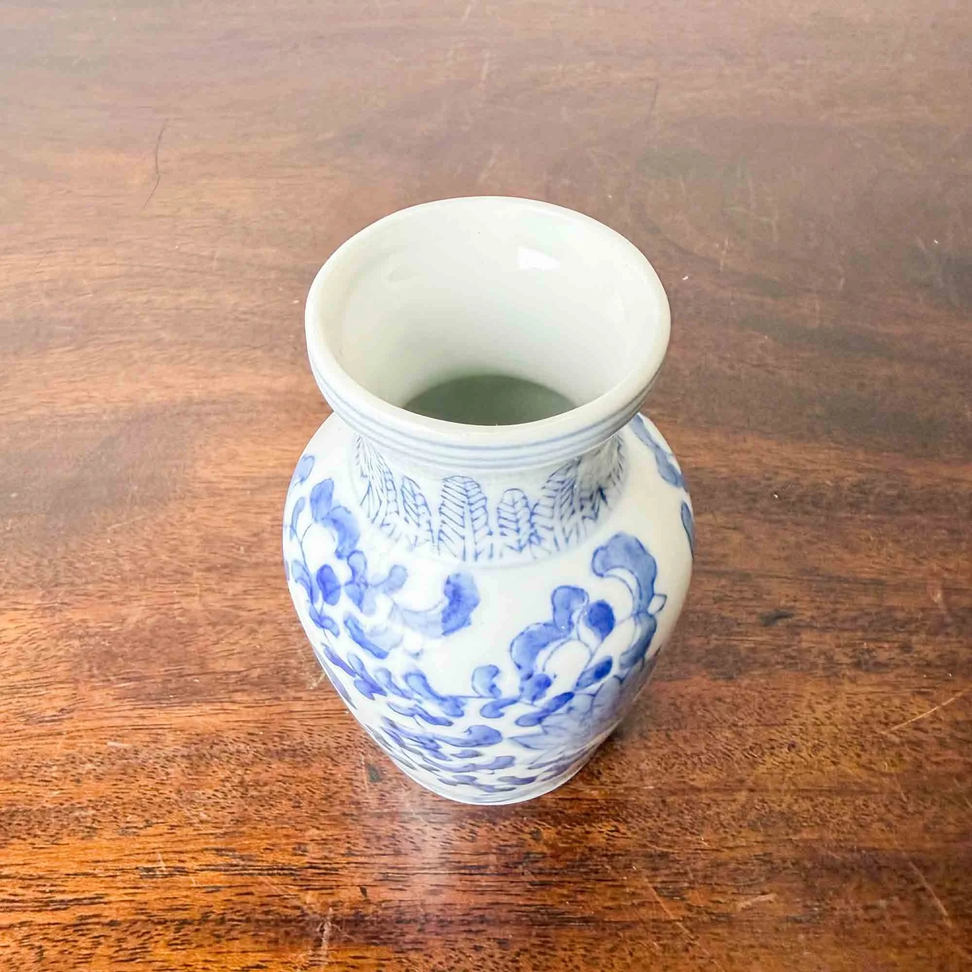 small blue and white vase-3.jpg
