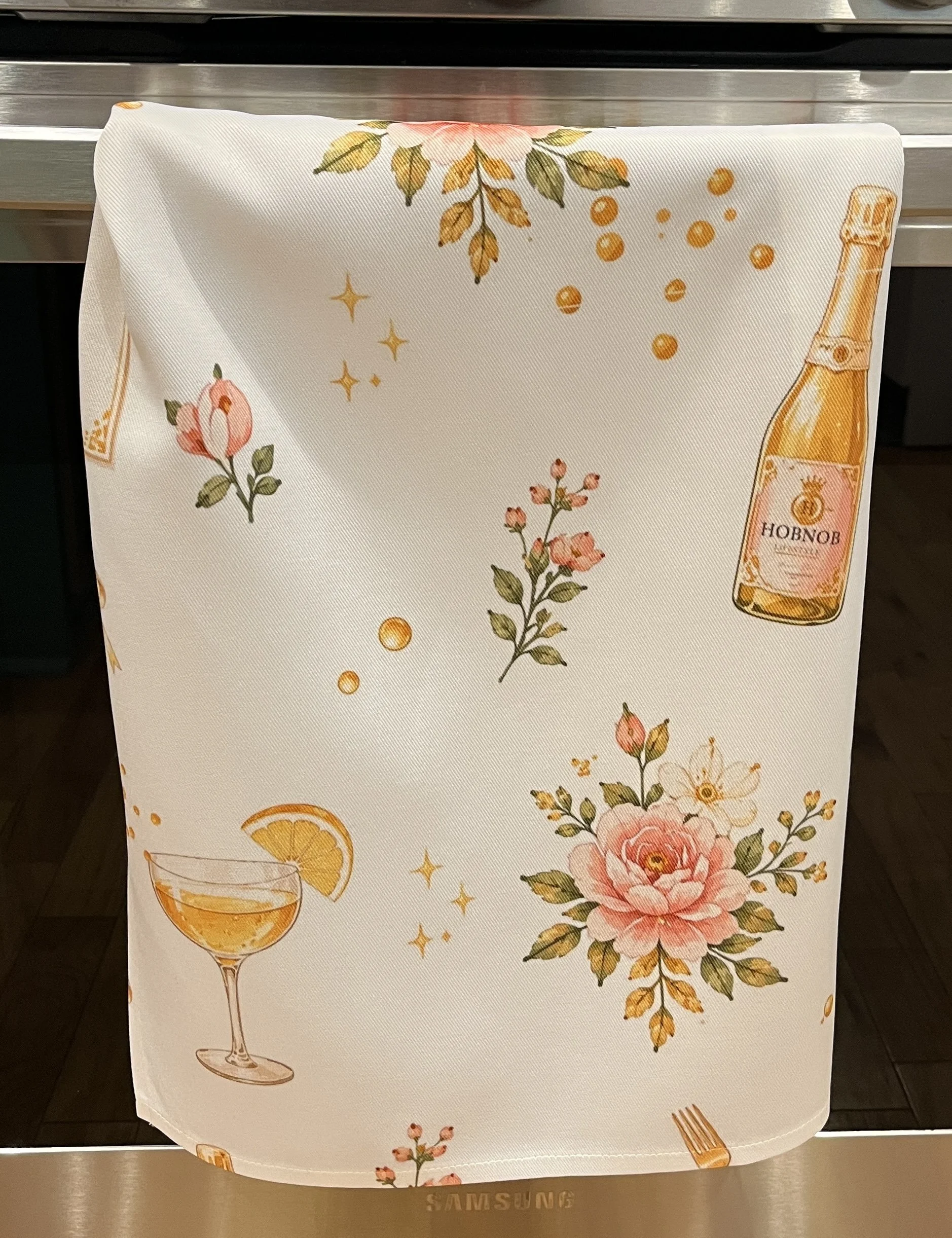 Elevate Your Kitchen Decor: How to Style Beautiful Tea Towels Like a Brunch Entertainer