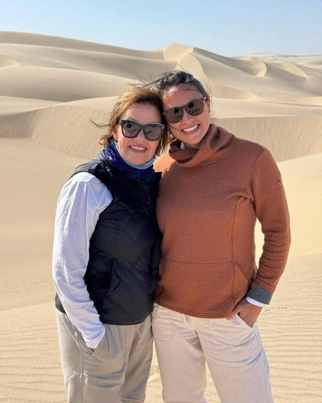 Another unforgettable mother-daughter adventure in the books! Grace Harvey (@gbhtravels) and her mama explored Namibia and loved every minute of it. 🇳🇦✨

Their trip highlights included: &bull; Exploring Sossusvlei National Park while staying at Kwe
