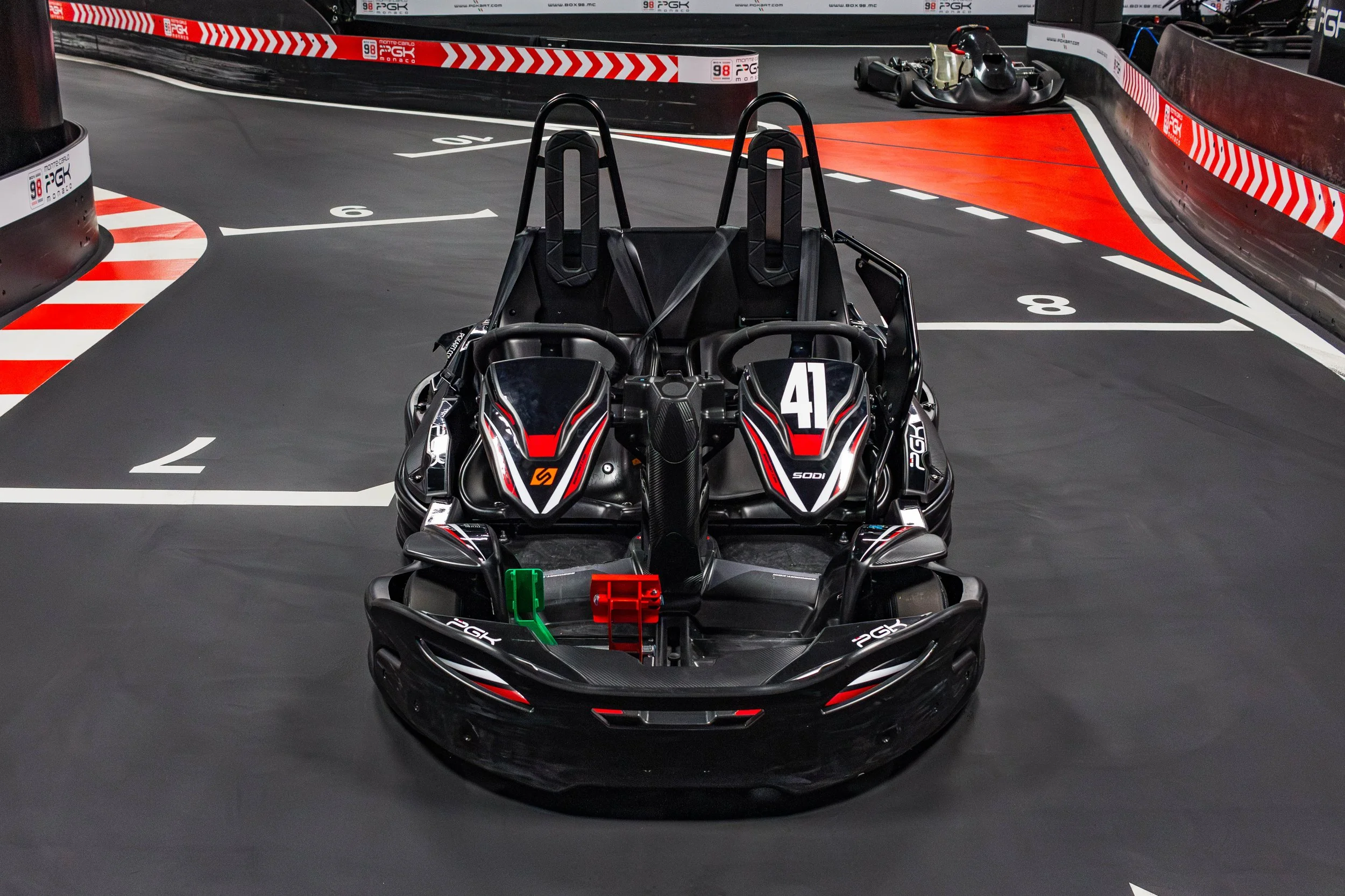 Box 98 Monaco - X2Drive Front
