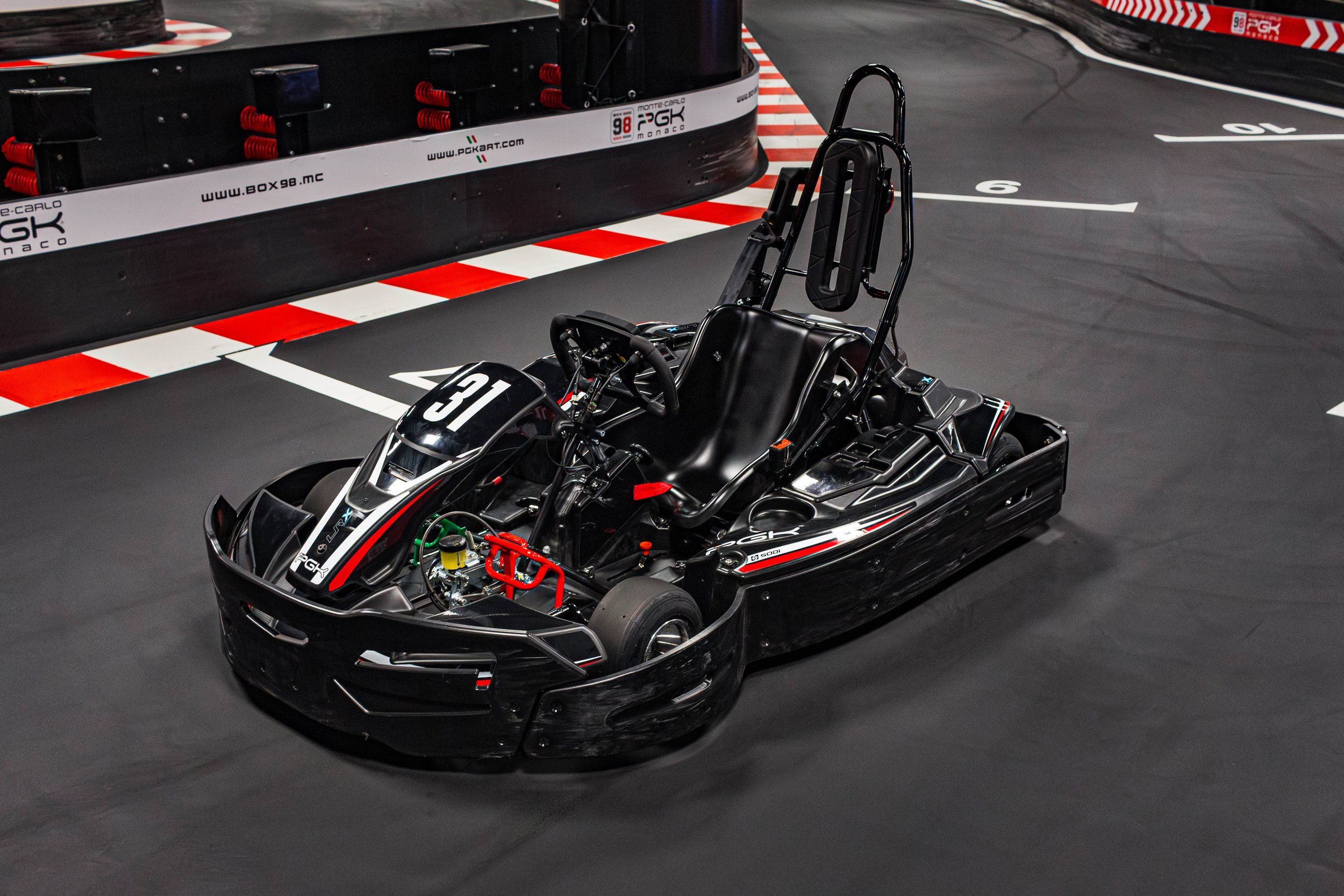 Box 98 Monaco - LRX2 Perspective