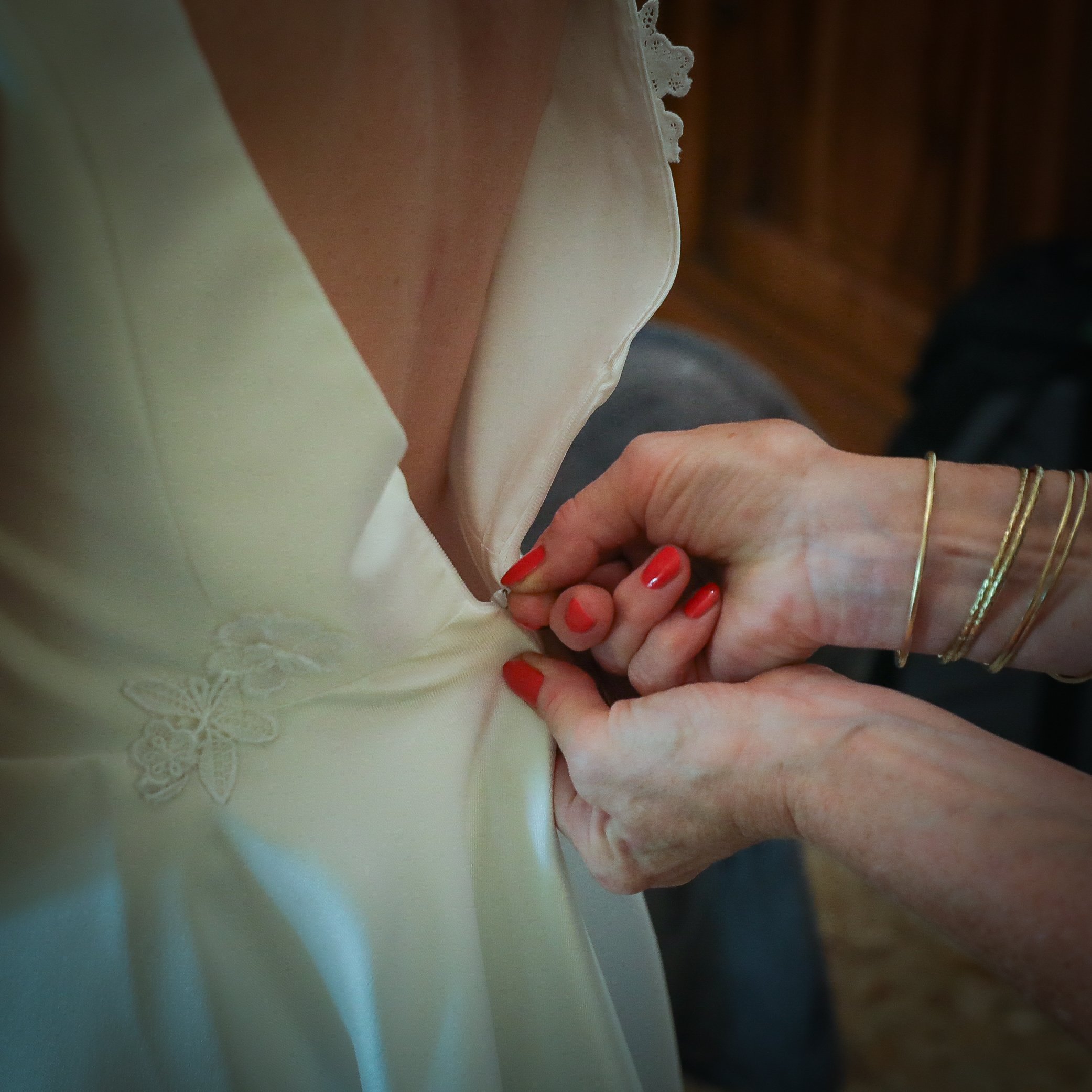 Fin des préparatifs de la mariée