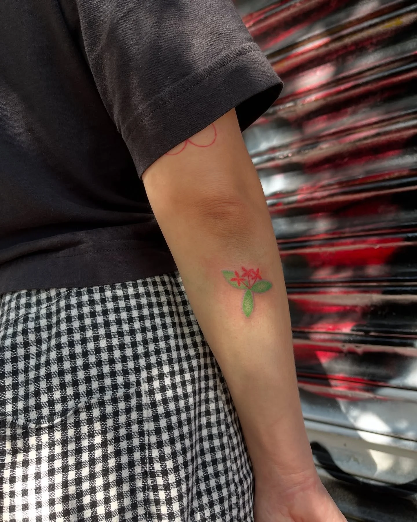 Tat&uacute;s no.1180 al 1182: cruz de malta, tr&eacute;bol y 3 minis

Algunos de los #handpokedtattoos que he hecho recientemente en @la.lagrimita y no hab&iacute;a compartido ❣️

Ma&ntilde;ana les comparto los que hice en la convenci&oacute;n 🖤
