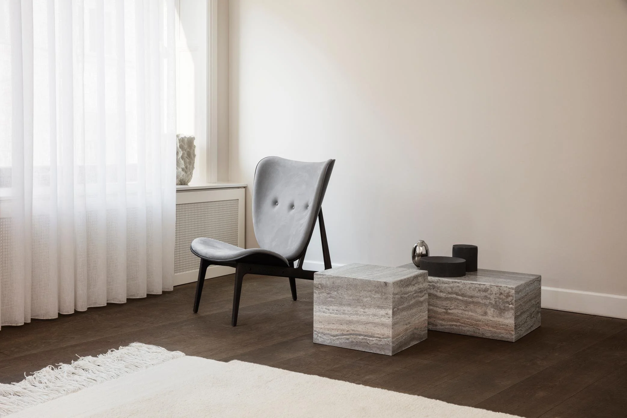 2404_M_Elephant-Lounge-Chair_Cubism-Coffee-Table_Small_Large_NORR11.jpg