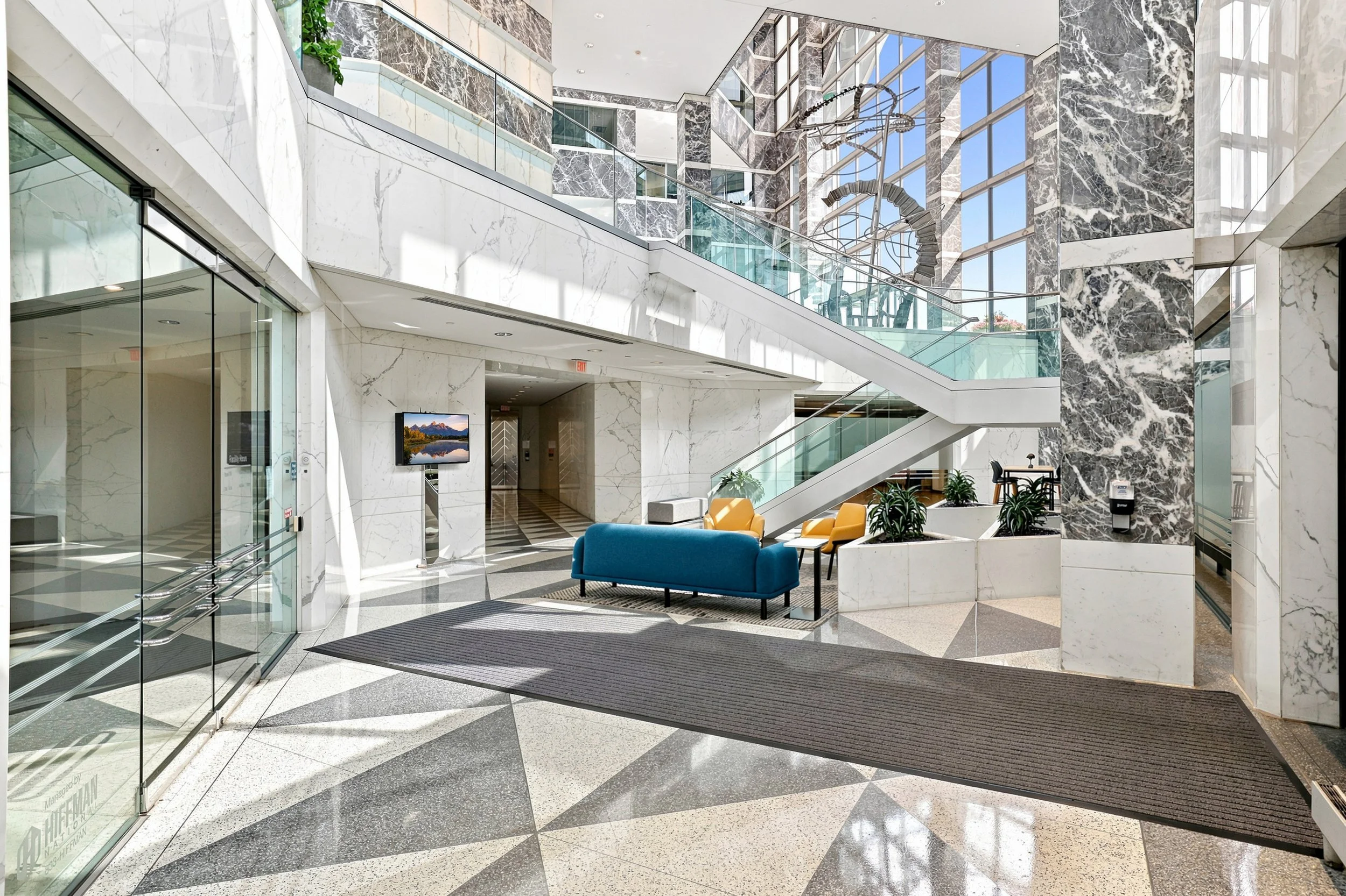 Lobby Lounge (1).jpg