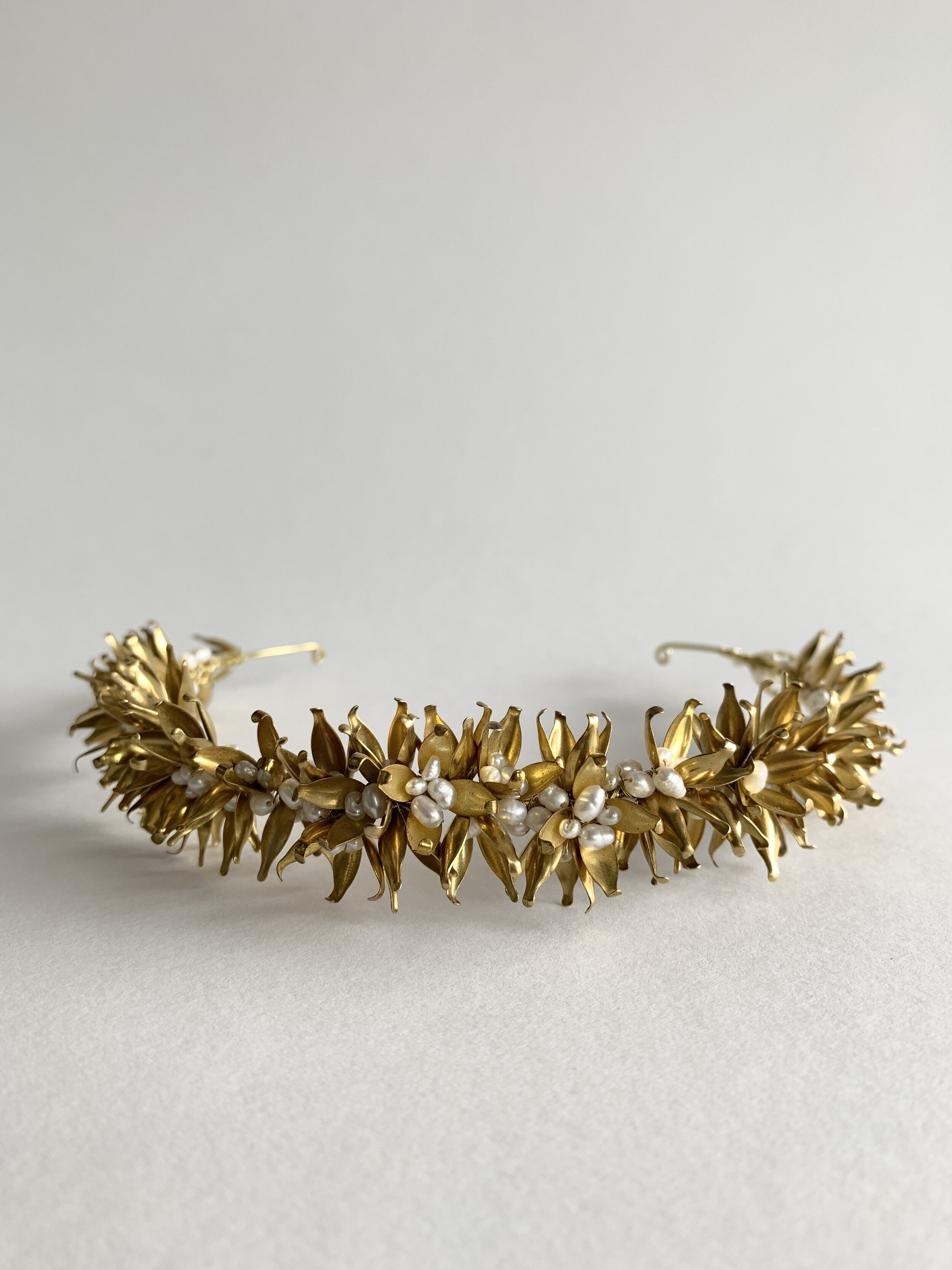 Goldbotanicalandfreshwaterpearlcrown1.jpg
