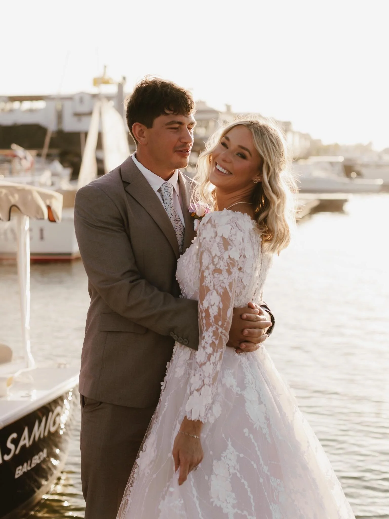 Golden light fades. The way someone looked at you doesn&rsquo;t.

Associate for @jenhebertphotography