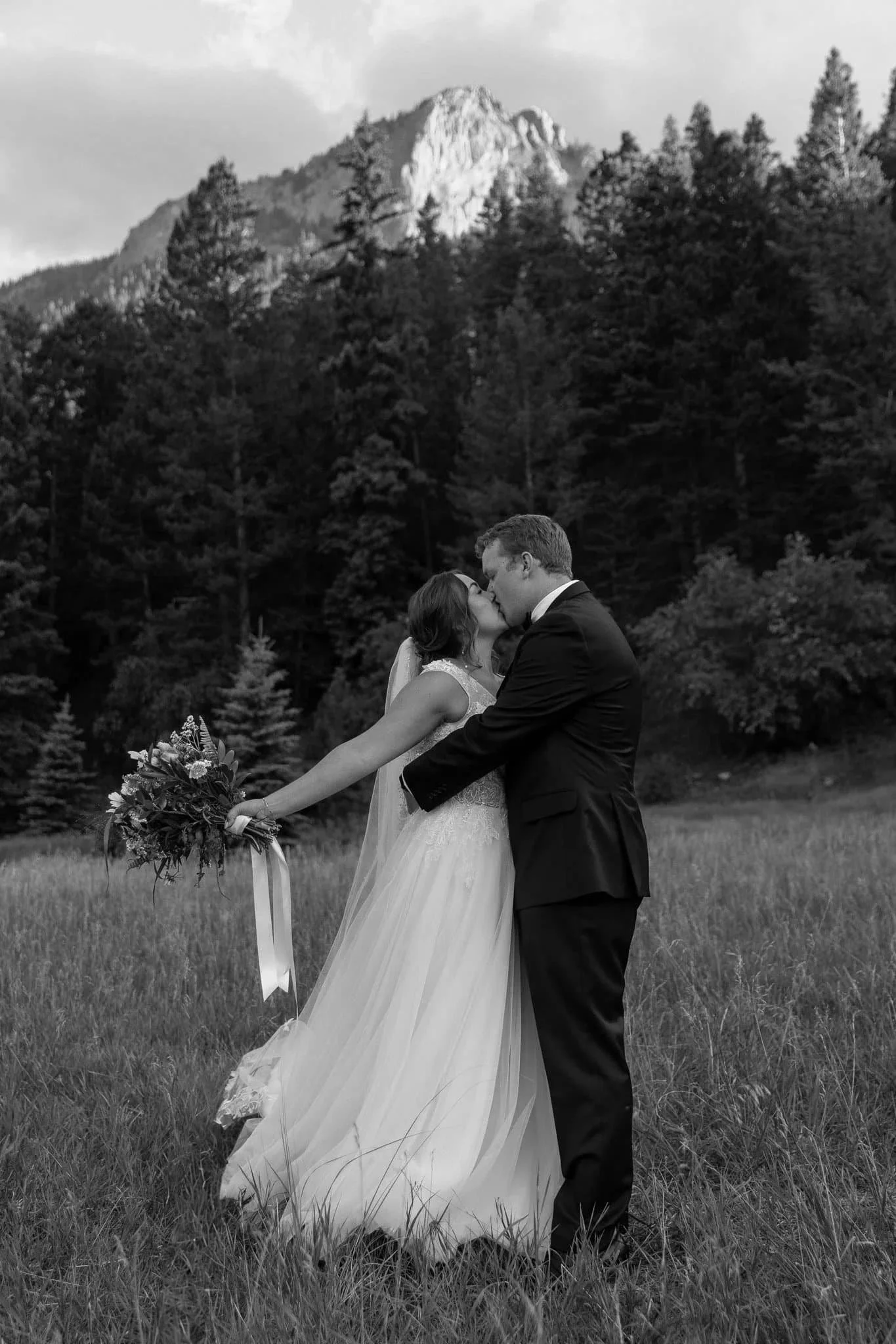 Estes Park microwedding in the Colorado mountains — cinematic wedding film. Colorado wedding photographer.