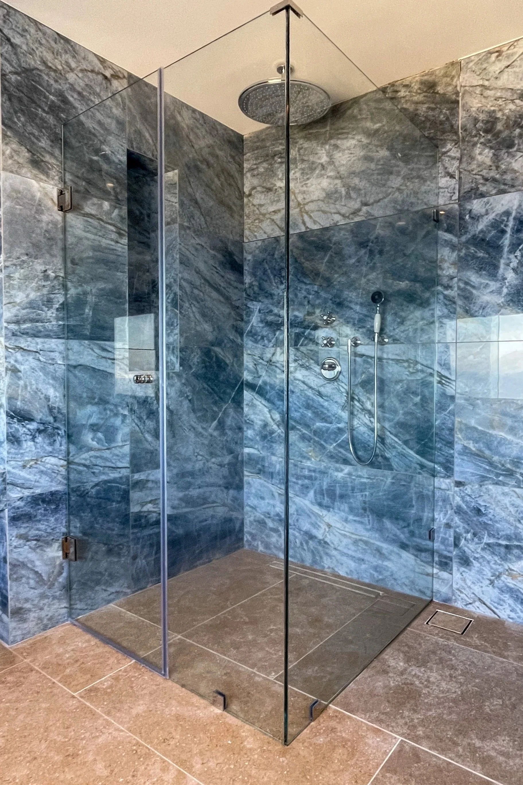 2+Shower+Cabin.jpg