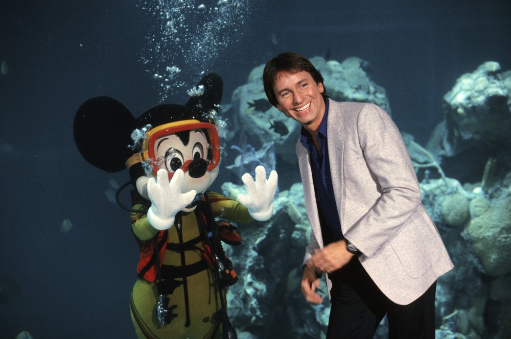  John Ritter, host of the hour-long opening TV special.  