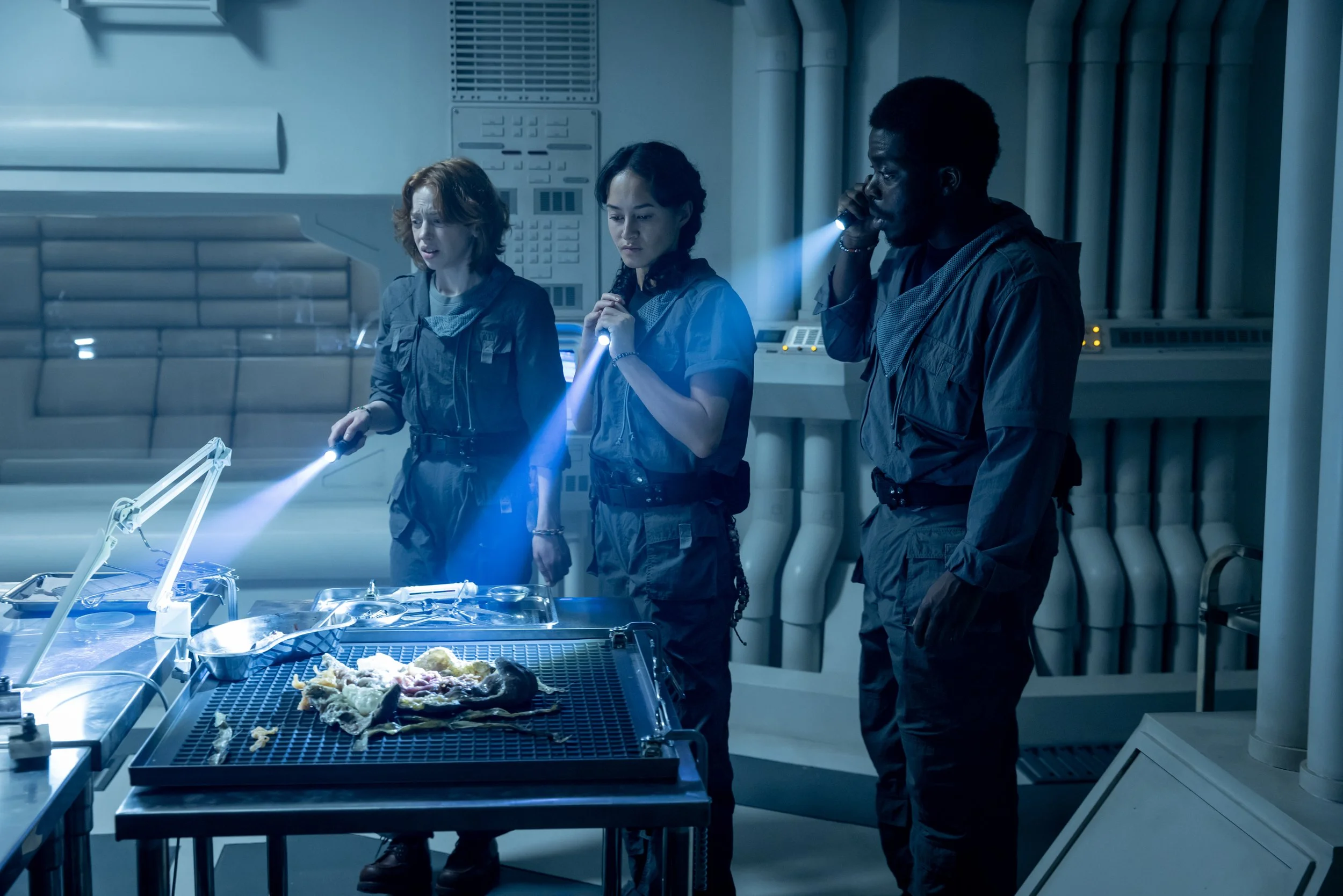SCREAMCAPS: “ALIEN: EARTH” (2025) Episodes 101 & 102 (RANT) — Macabre Daily