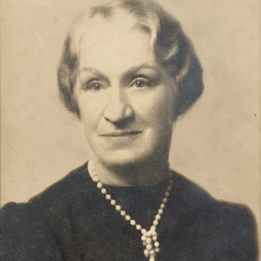 &ldquo;Miss Sara Askew, New Jersey State Librarian, who came from Trenton, N.J. to advise and help organize the Midland Park Library Association early in 1930. Miss Askew came again in the winter of 1937 and advised us about forming the Library Guild