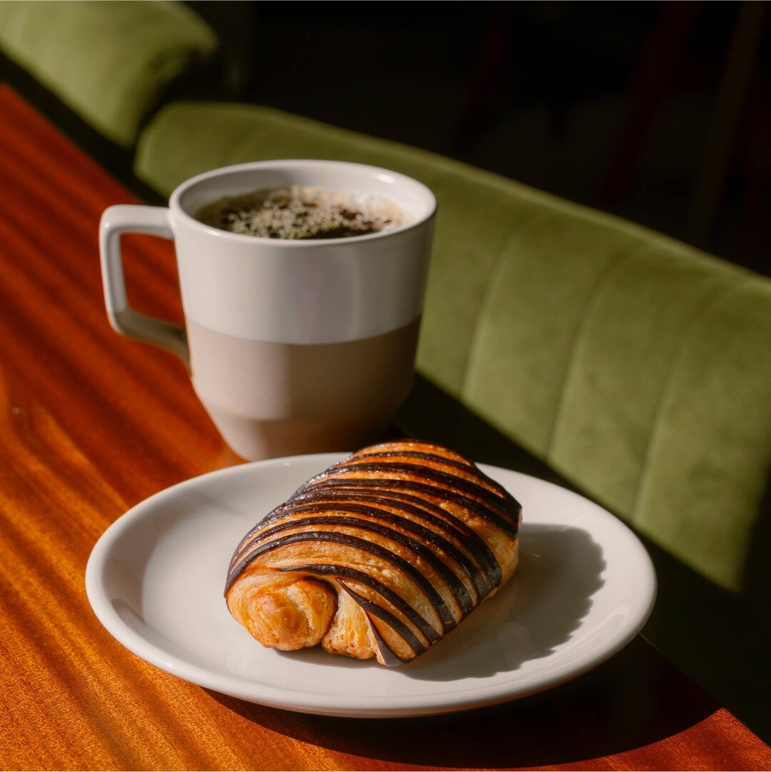 Ahhh yes, the harmony of a flaky pain au chocolat and a steaming cup of @theibisbar coffee. Unbeatable in our completely unbiased opinion. 😌 

We&rsquo;re super excited that our downtown Wilmington friends are now able to enjoy our pastries while ha