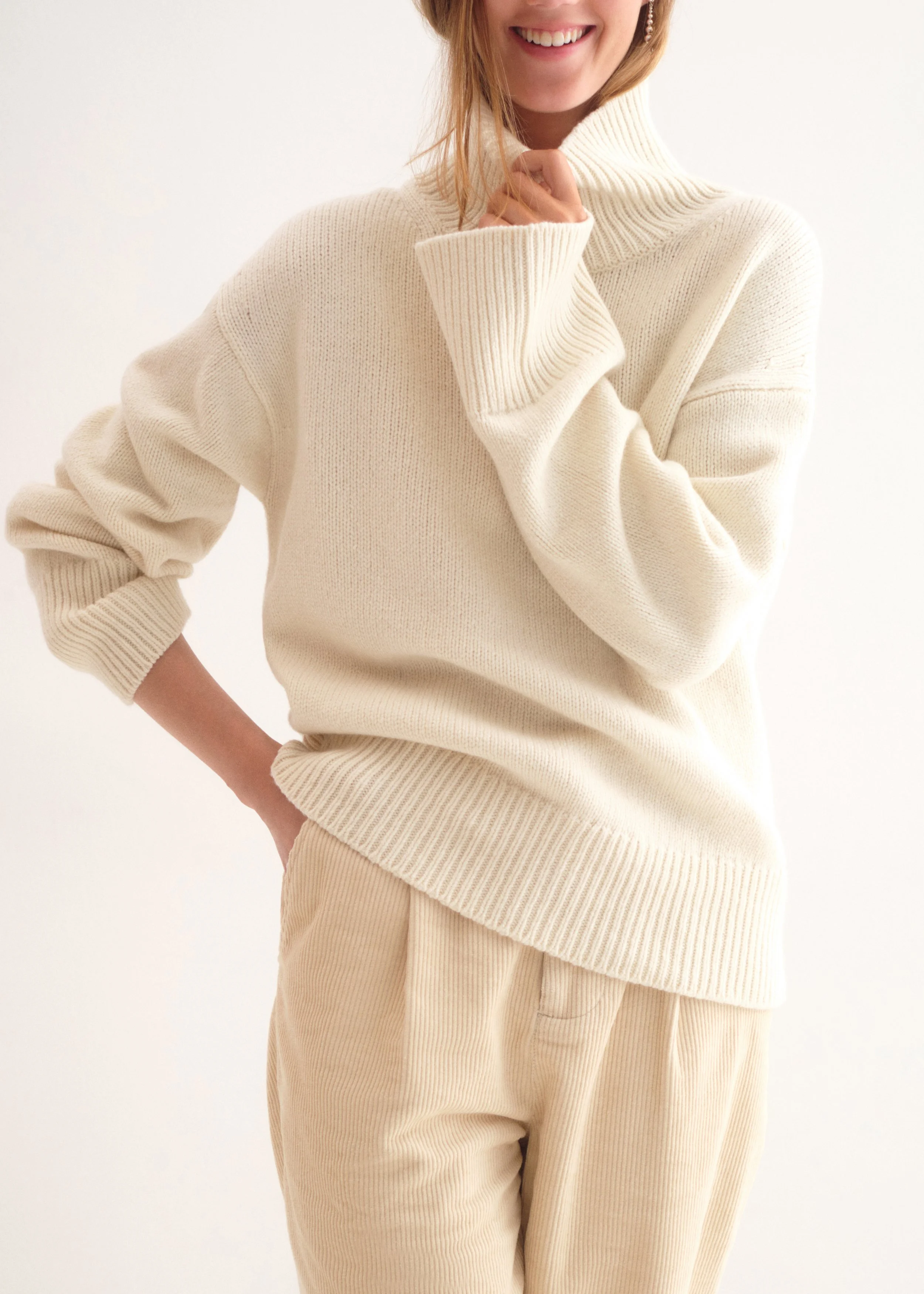 16_WOMENS_BETTY_SWEATER_DOUBLE_0379_sRGBjpg_cropped.jpg