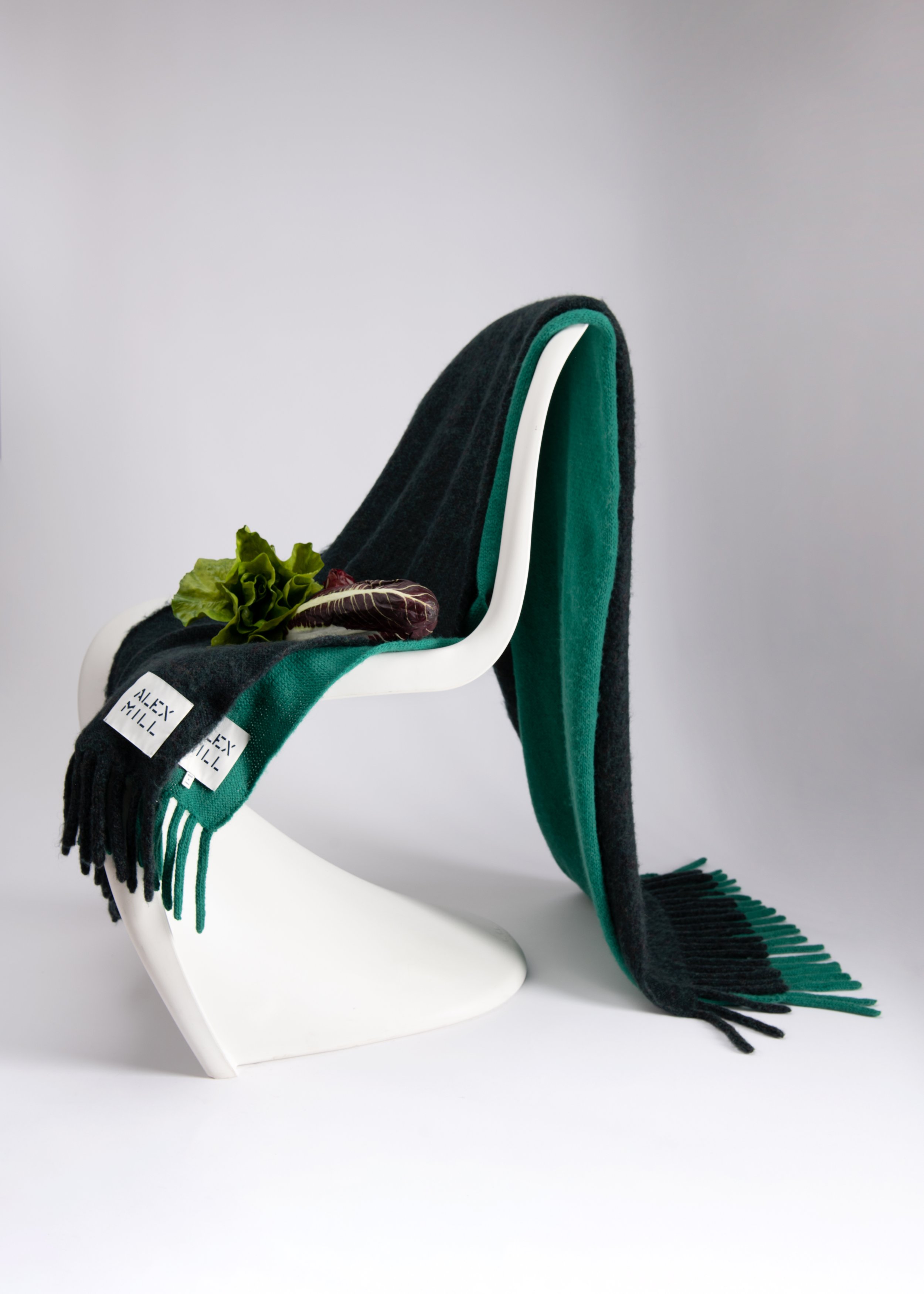 211012_ALEX-MILL_HOLIDAY-21_SHOT_19-WOOL-SCARVES_0321-Edit.jpg