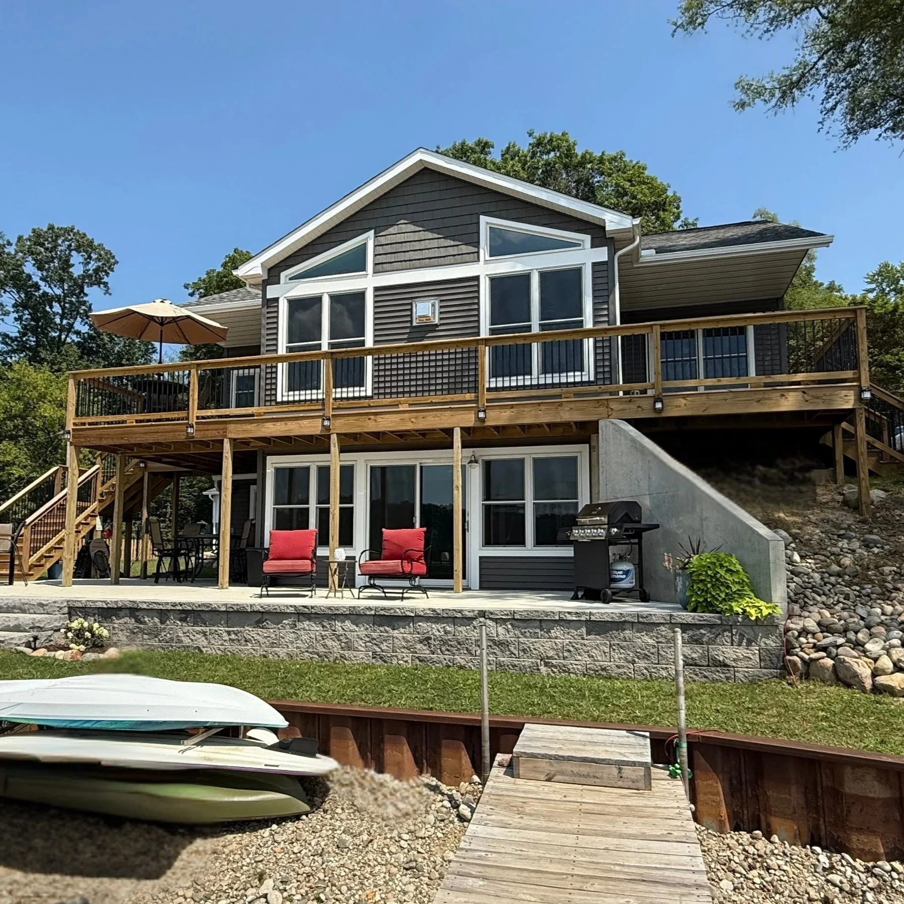 Exterior 18 - no raft.jpg