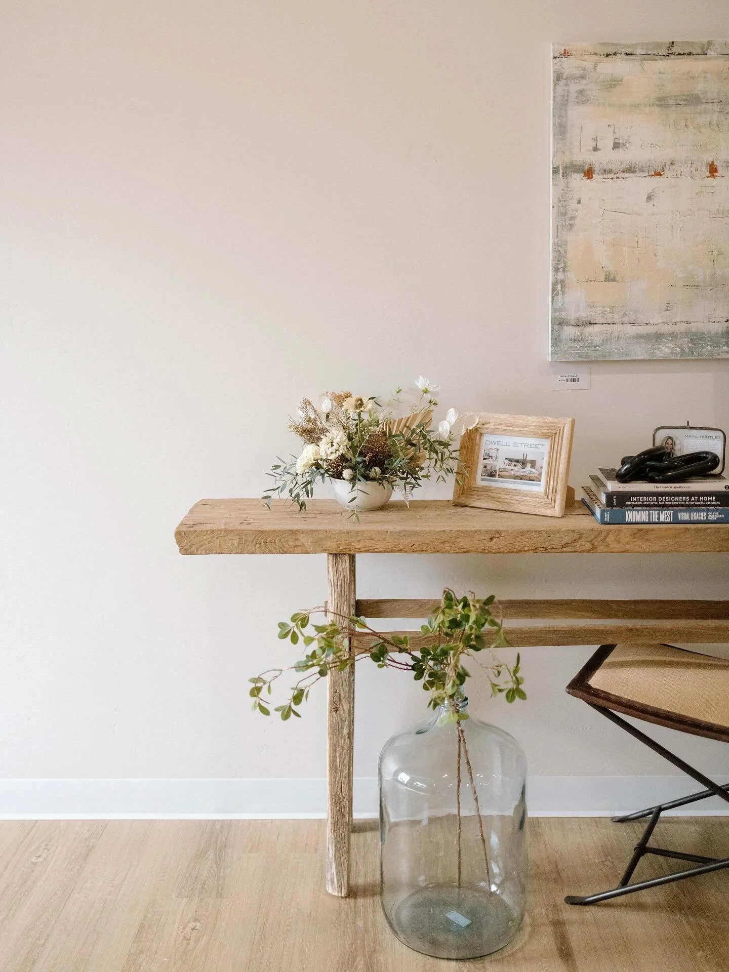 Picture this: a buyer walks in and instantly feels at home.

That&rsquo;s the magic of staging ✨

&bull; 83% of agents say it helps buyers visualize the space.

&bull; Homes that are staged can sell up to 73% faster!

In today&rsquo;s market, staging