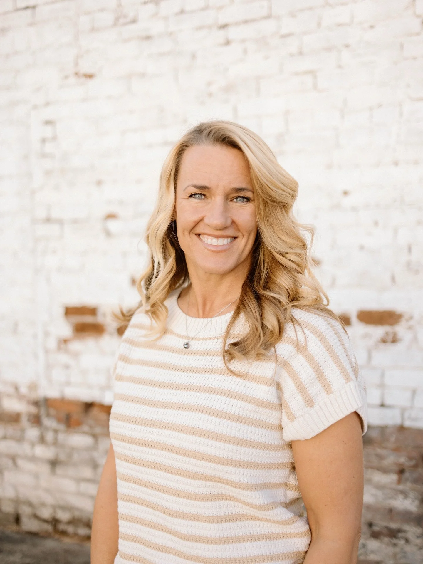 Meet the team !!

Meet Stephanie 💫

What&rsquo;s your position at Dwell?
My official role at Dwell is Head of Home Staging, Design Assistant, and Event Coordinator. Unofficially, I&rsquo;m Beka&rsquo;s right-hand woman, fri-apist (friend + therapist