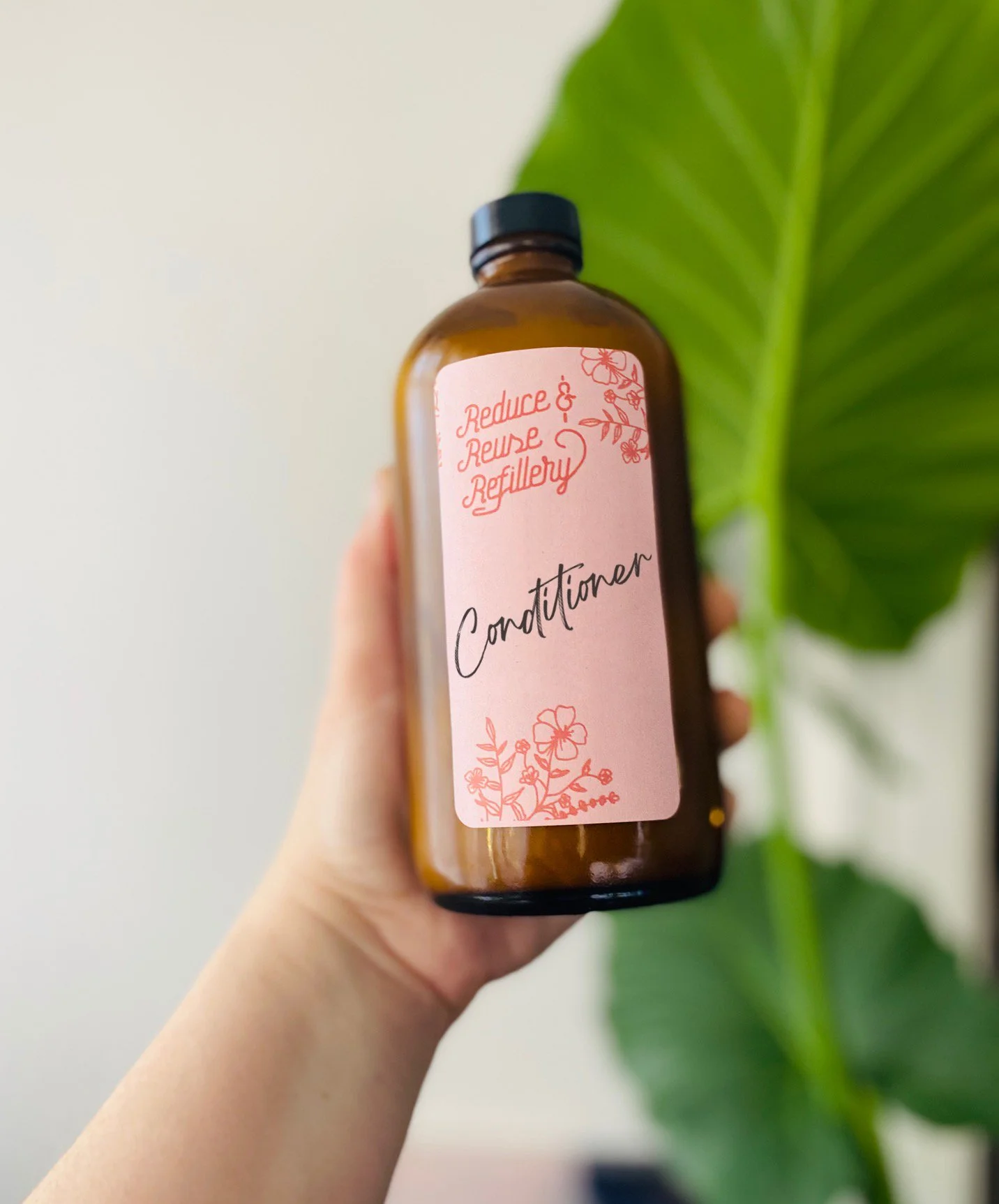 Conditioner bottle generic rendering.jpg