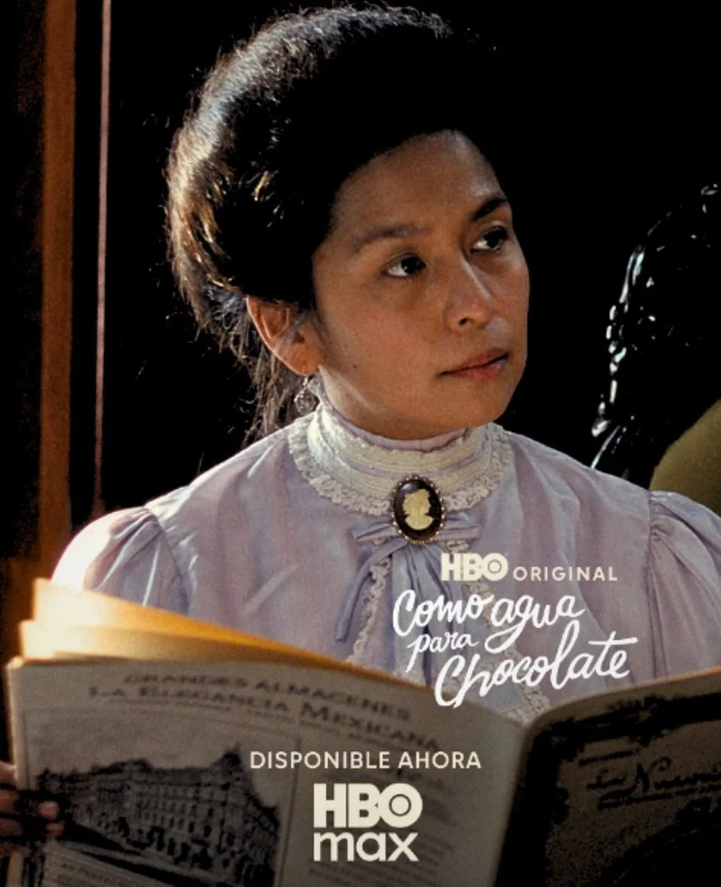 Nuestra egresada y docente Gabriela Cartol @gabriela_cartol forma parte de la segunda temporada de Como agua para chocolate. 📺

Su talento, disciplina y trayectoria siguen dejando huella en la industria audiovisual, levando el sello CasAzul a nuevas