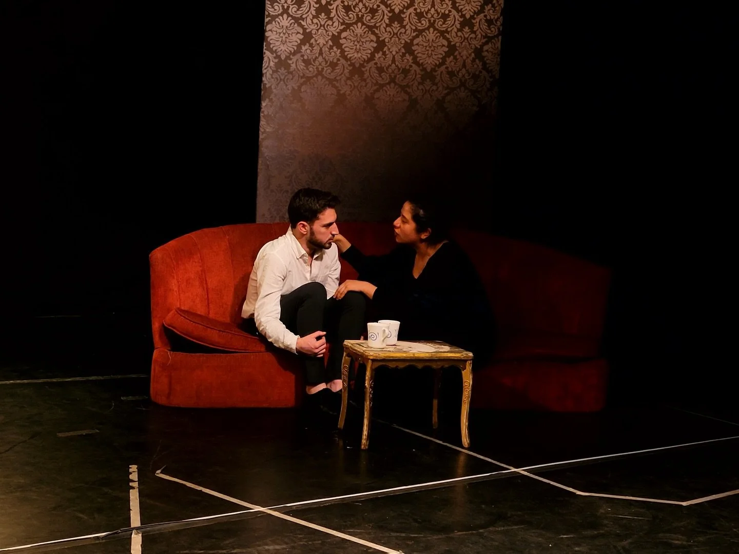 Entre realismo, tensiones y memorias, el grupo 5B present&oacute; su ex&aacute;men de realismo cl&aacute;sico con fragmentos de obras como &ldquo;Panorama desde el puente&rdquo;, &ldquo;T&iacute;o Vania&rdquo; y &ldquo;Espectros&rdquo;. ejercicios es