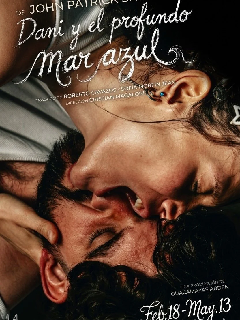 El teatro como viaje emocional hacia lo m&aacute;s profundo. 🌊
Dani y el profundo mar azul, dirigida por Cristian Magaloni, es una exploraci&oacute;n &iacute;ntima sobre la memoria, la p&eacute;rdida y los v&iacute;nculos que nos sostienen en la der