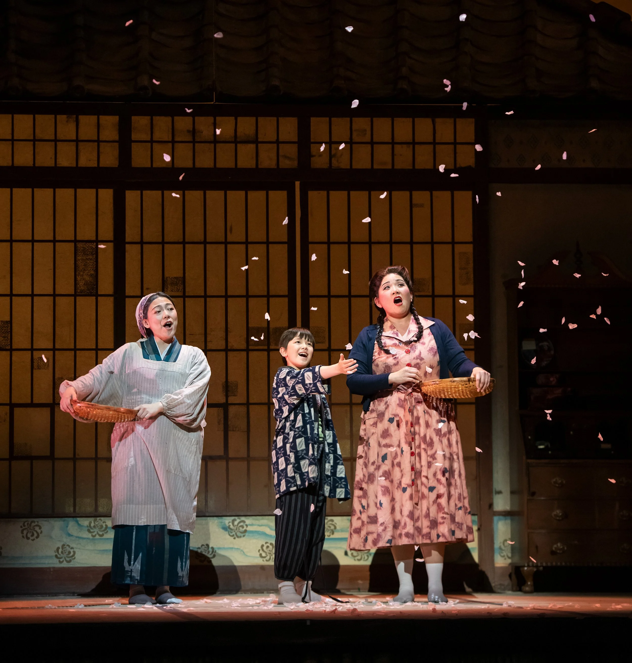 Madama_Butterfly_0545_cropped.jpg