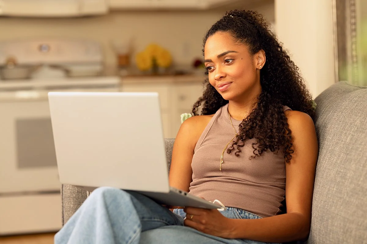 Living_Room_Tethered_0365-1200px.jpg