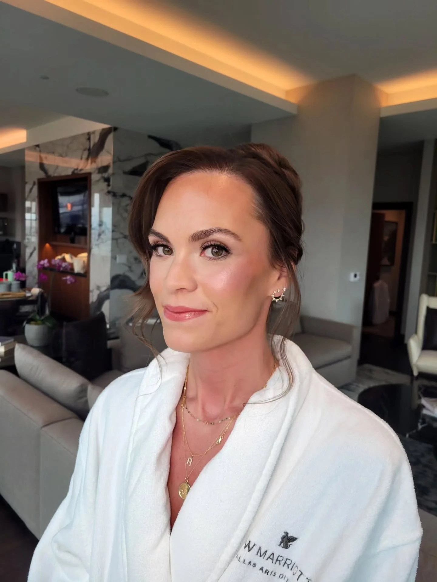 Rehearsal Dinner Glam! ✨️

Makeup by me for @etoillyartistry 
Hair by @thedallasstylist 

Key products:

@iconic.london underglow
@armanibeauty foundation x @faceatelier 
@diorbeauty highlight 
@patrickta shes blushing 

#dallasmakeupartist 
#dfwmake