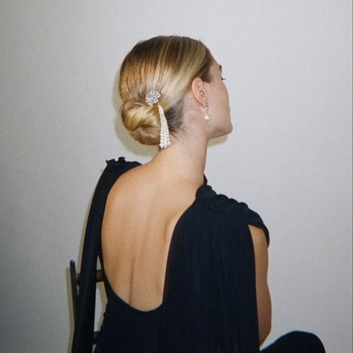 Friday Mood Board ~ Tassels:
a dangling ornament, decoration, or pendant consisting of a bunch of short, loose threads, strings, or cords held together at one end by a knob or fastener

Been seeing alot of these decorative pieces as hair accessories 