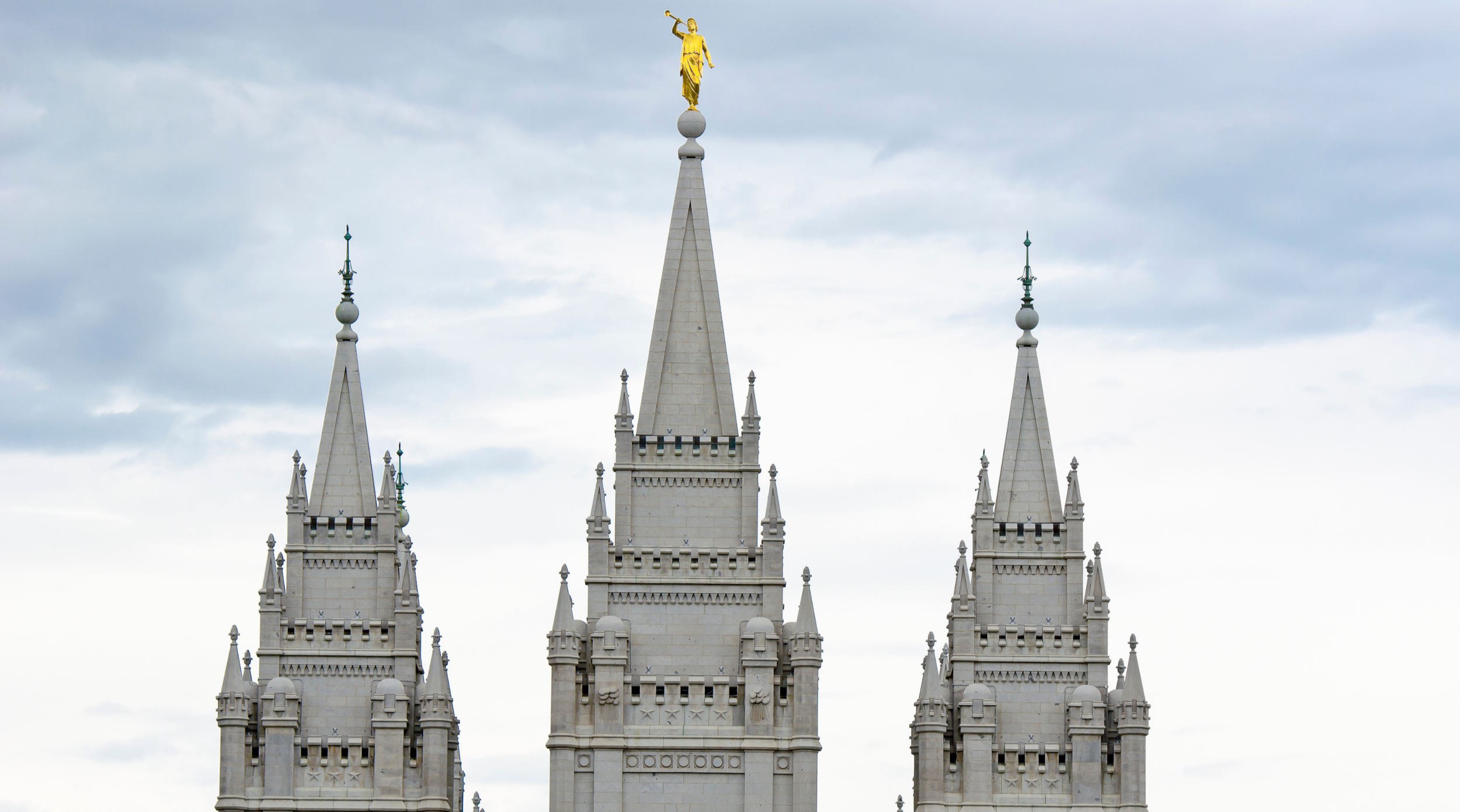 Picture of an LDS Temple with the sky in the background