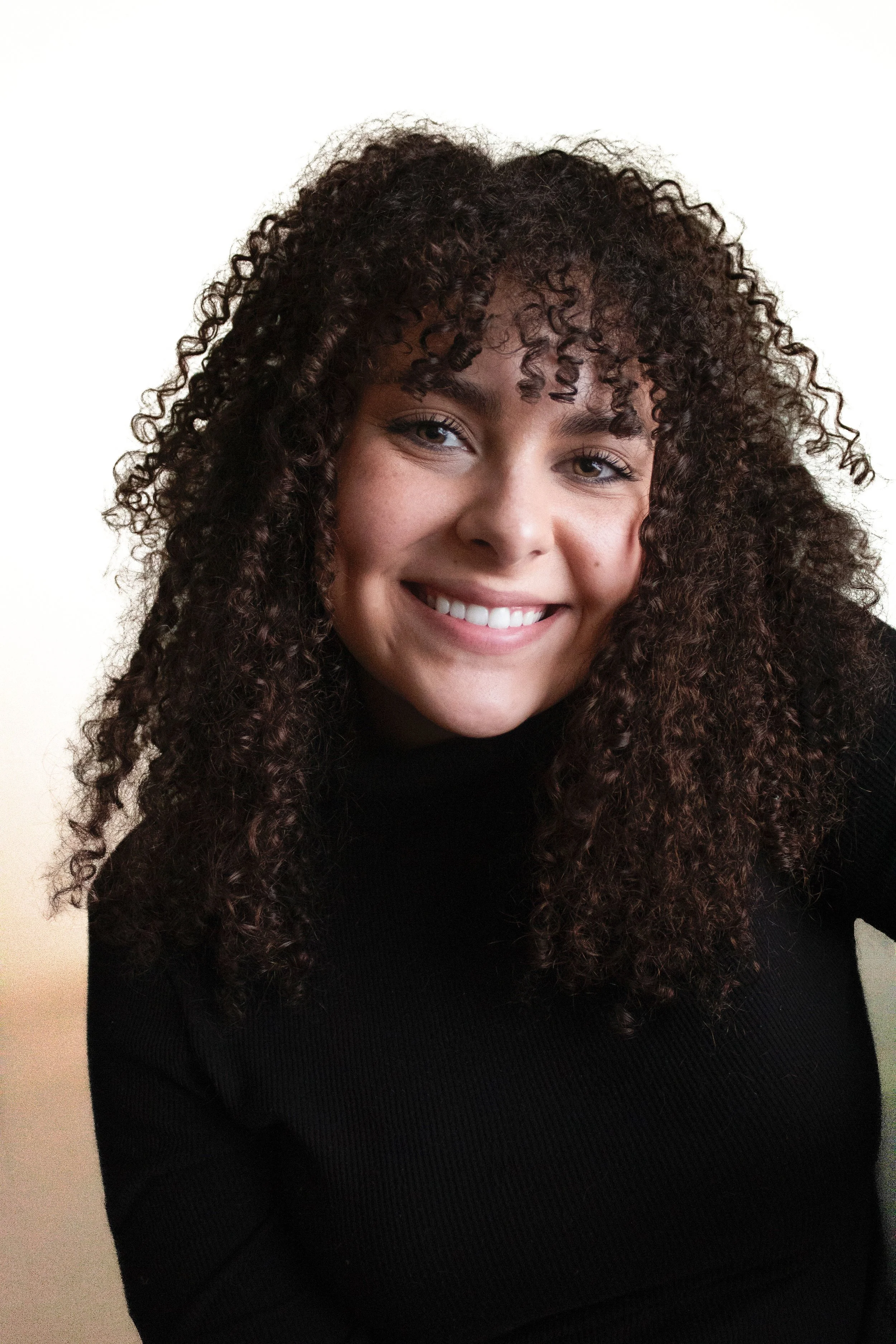 Isabella headshot.jpg