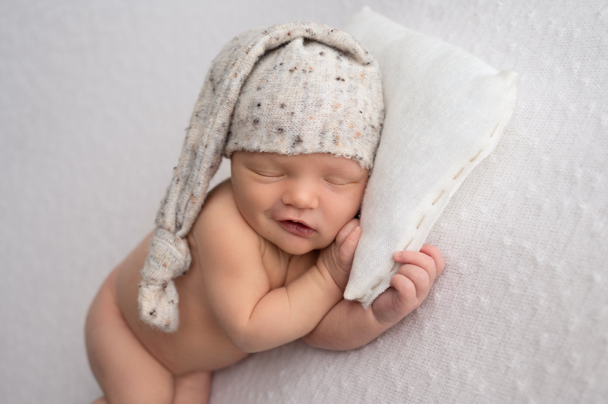 powell_ohio_luxury_newborn_photography_wildflower_fine_art_portraits